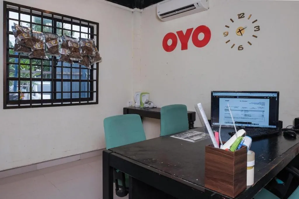 OYO 90018 River Village Hotel
