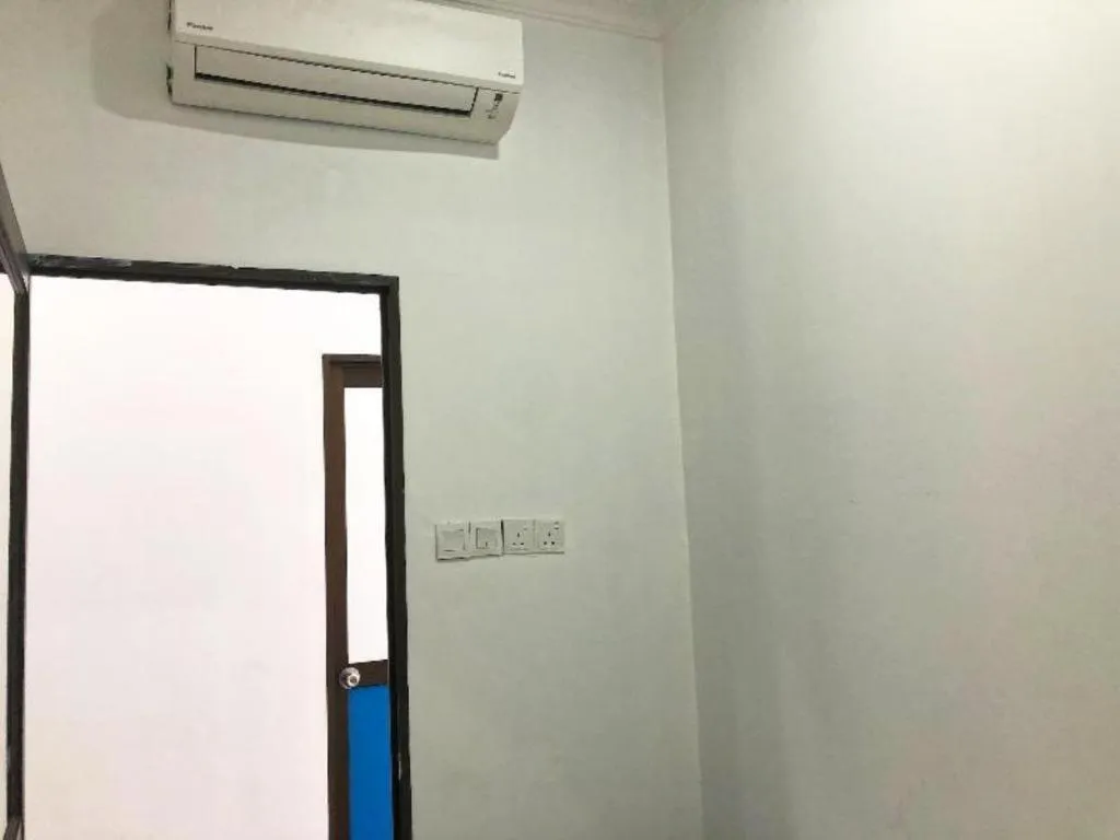 SPOT ON 90077 Cherry's Lodge