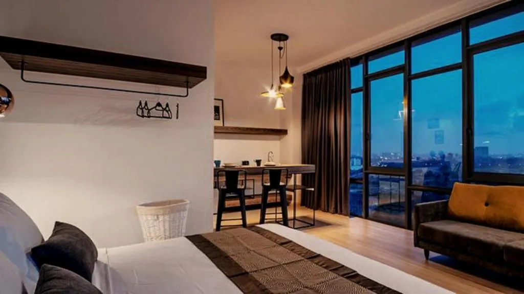 Cube 8teens Boutique Suite by Nest Home