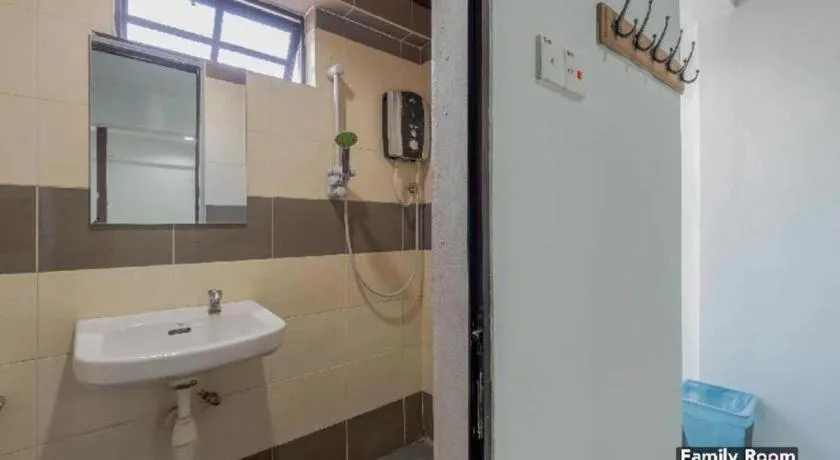 OYO 89874 Gs Golden Star Hotel