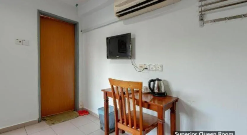 OYO 89874 Gs Golden Star Hotel