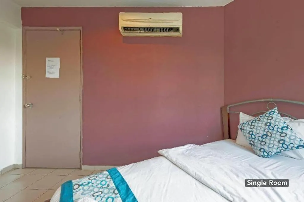 Bed in OYO 89874 Gs Golden Star Hotel