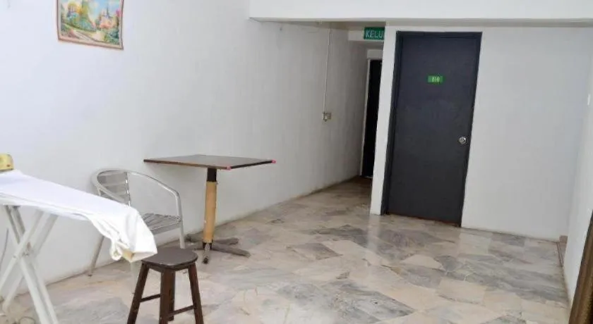 OYO 89874 Gs Golden Star Hotel