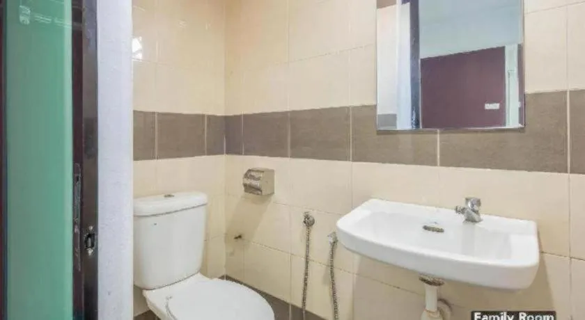 OYO 89874 Gs Golden Star Hotel