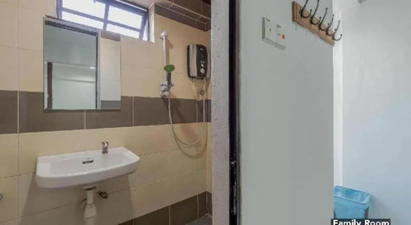 OYO 89874 Gs Golden Star Hotel