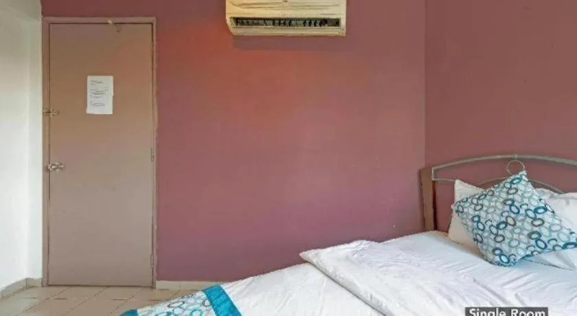 Bed in OYO 89874 Gs Golden Star Hotel