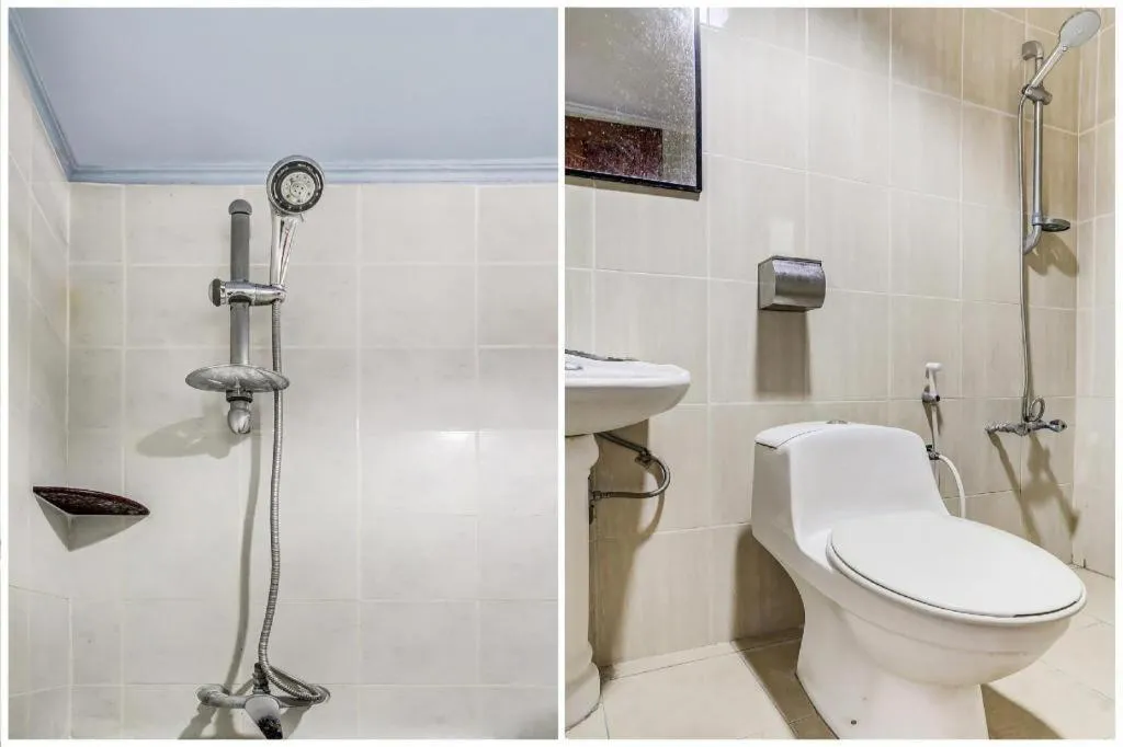 OYO 90376 Centre Point Hotel