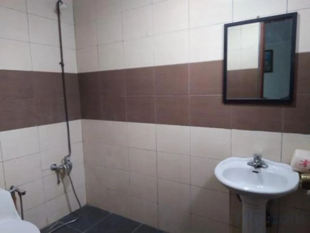 OYO 90376 Centre Point Hotel