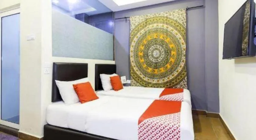 Bed in OYO 90429 Hotel Narasindo