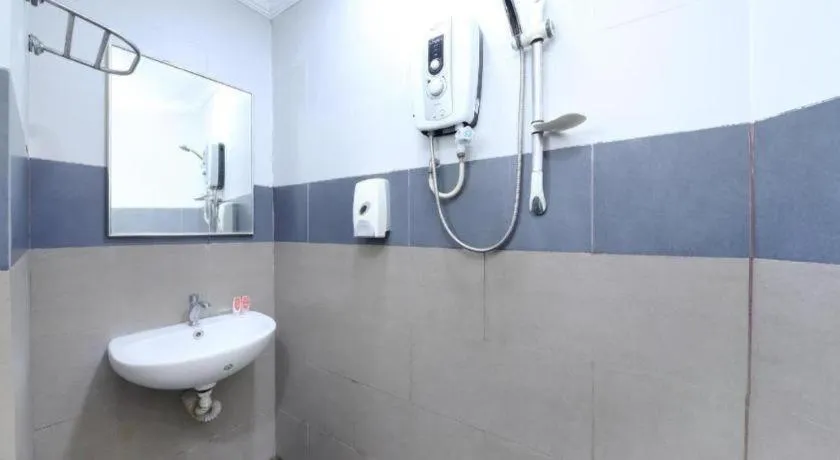 OYO 90623 Thank Q Inn 3