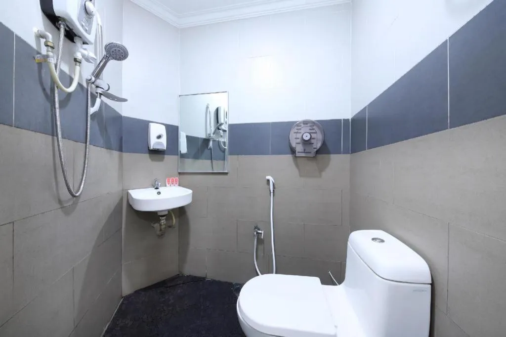 OYO 90623 Thank Q Inn 3