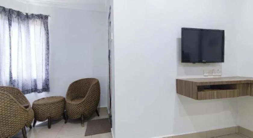 OYO 90623 Thank Q Inn 3