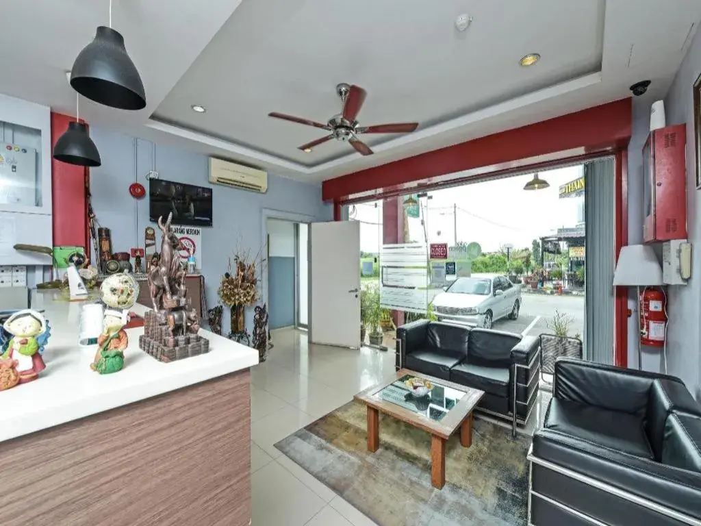 OYO 90644 M Three Hotel OYO 90644 M Three Hotel