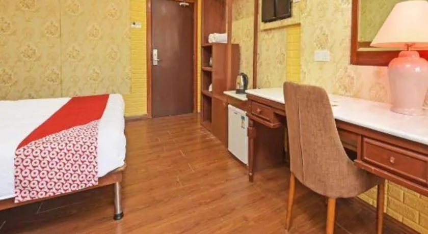 Bed in Capital O 90661 Luxor Empire Hotel