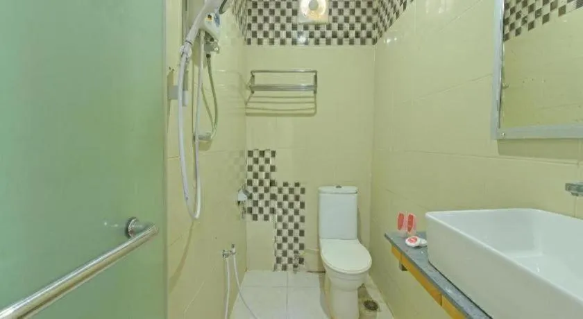 Capital O 90661 Luxor Empire Hotel