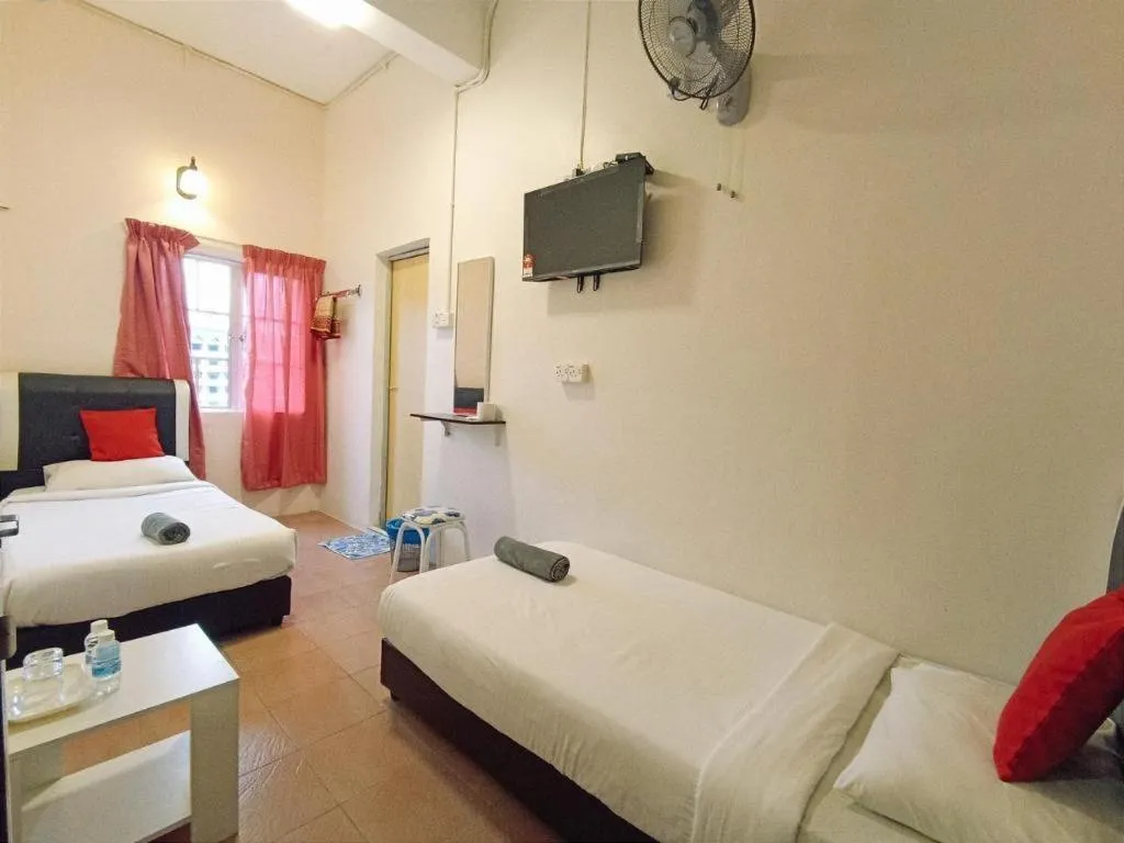 Bed in The Hotel Tudor Inn