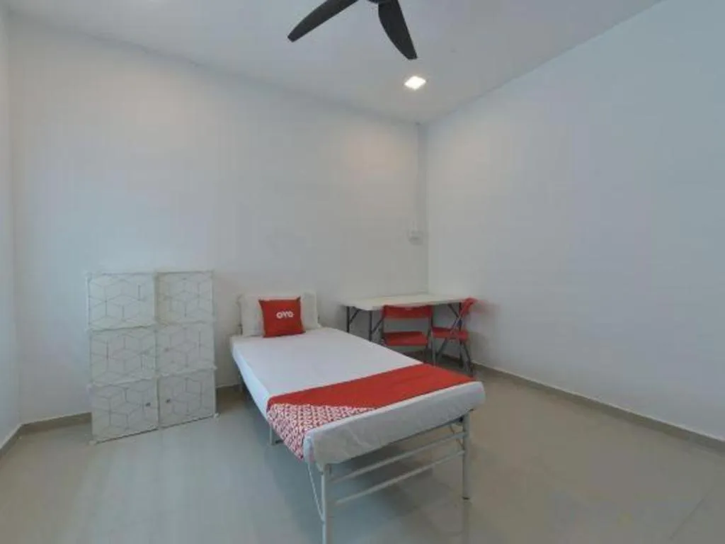 Bed in OYO 90889 Narasindo Cottage