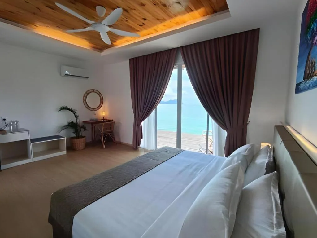 Bed in Sand Bay Resort Semporna