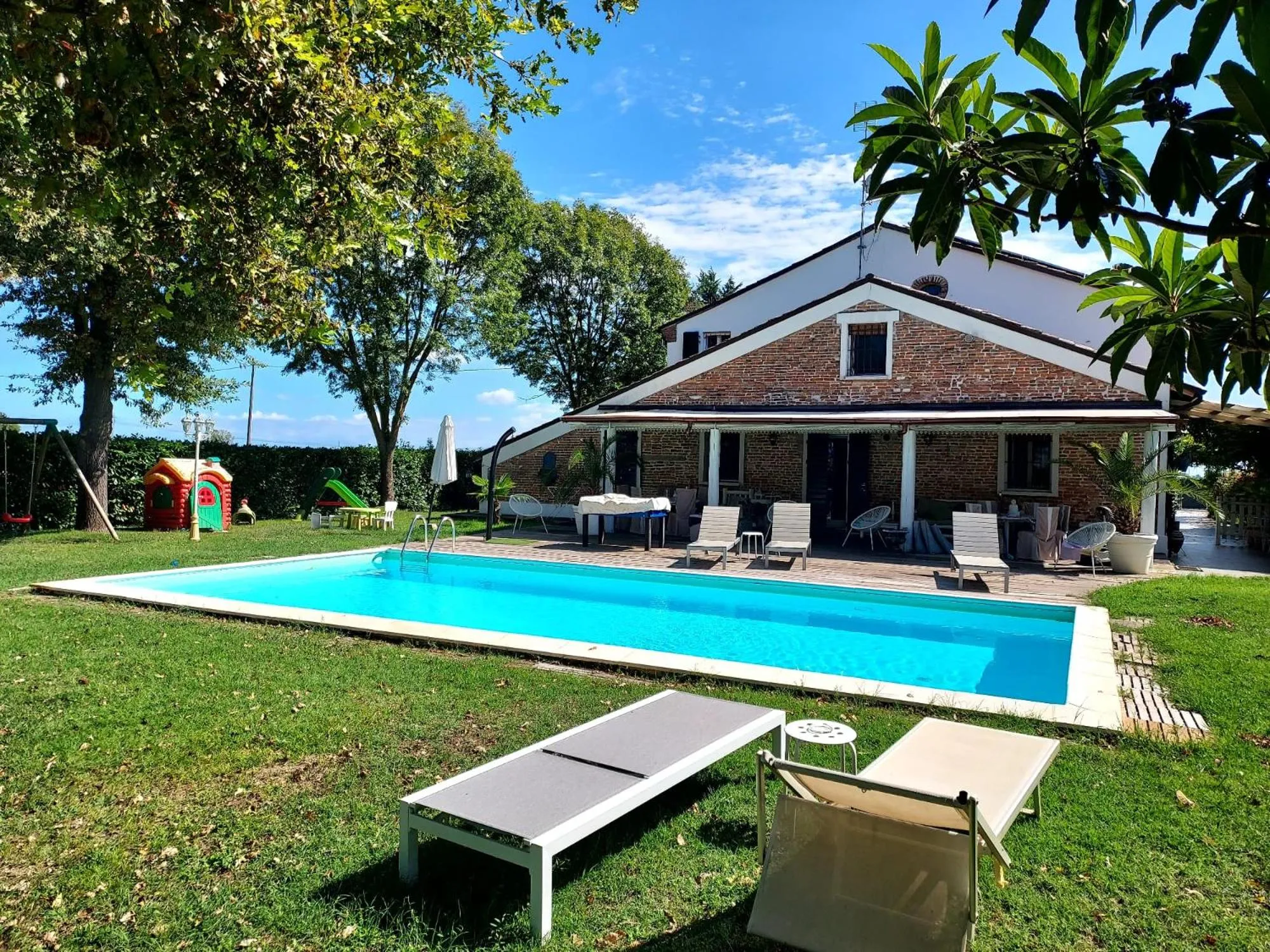 Property building in B&B Abracadabra