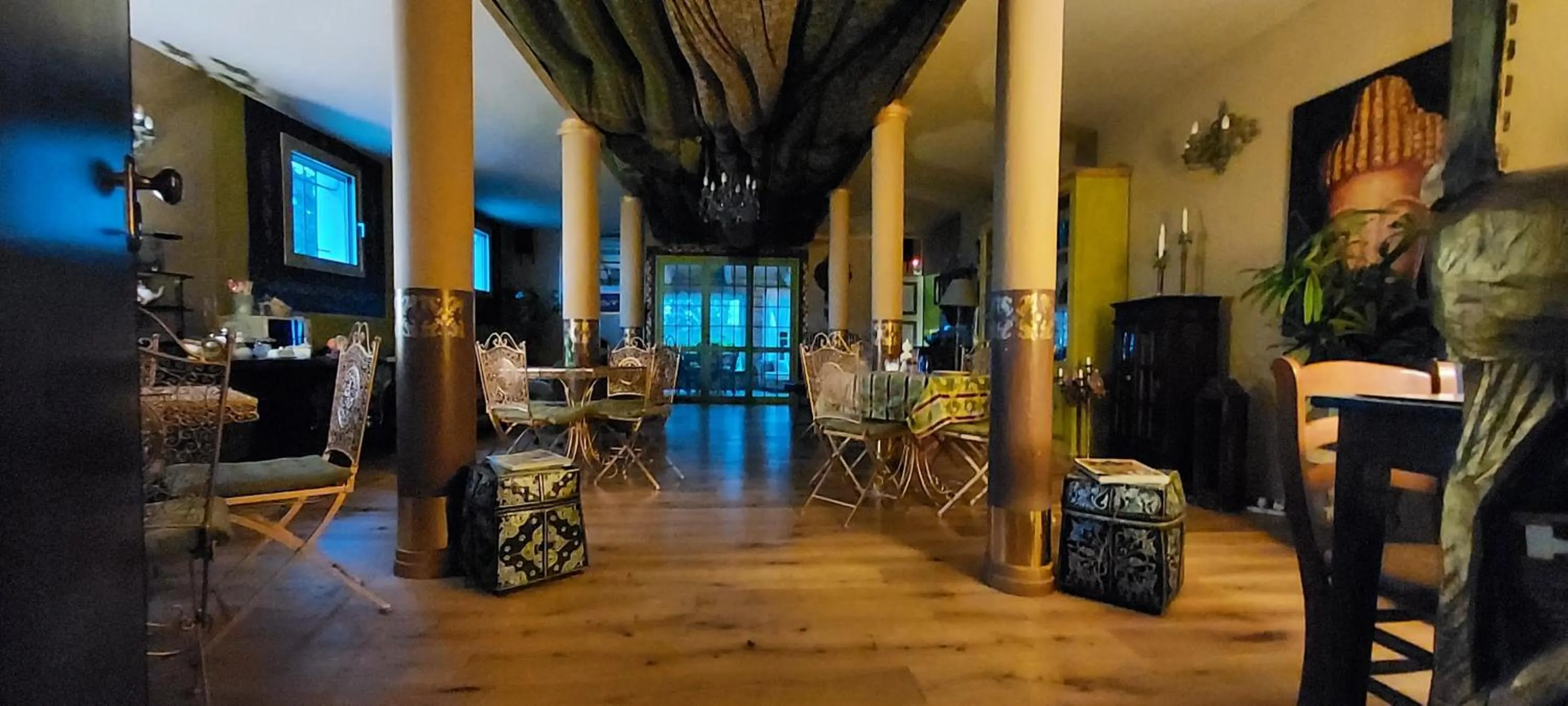 Seating area in B&B Abracadabra