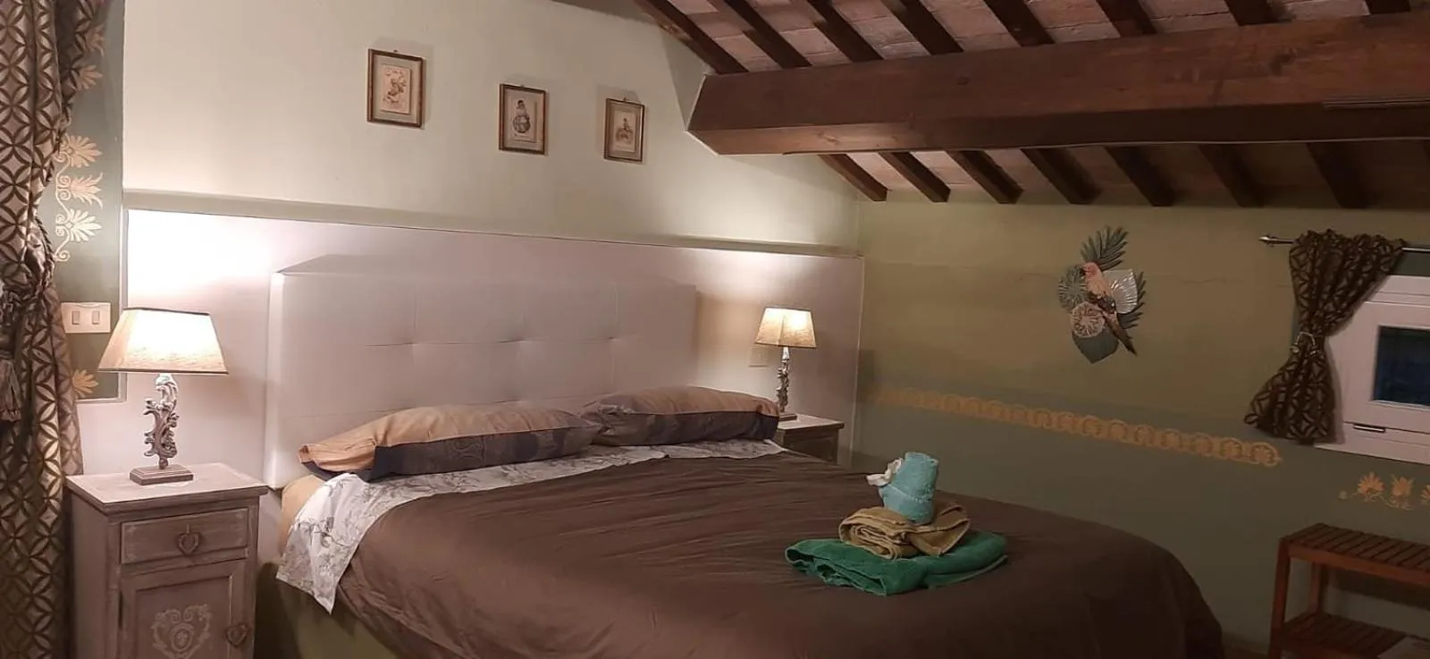 Photo of the whole room, Bed in B&B Abracadabra