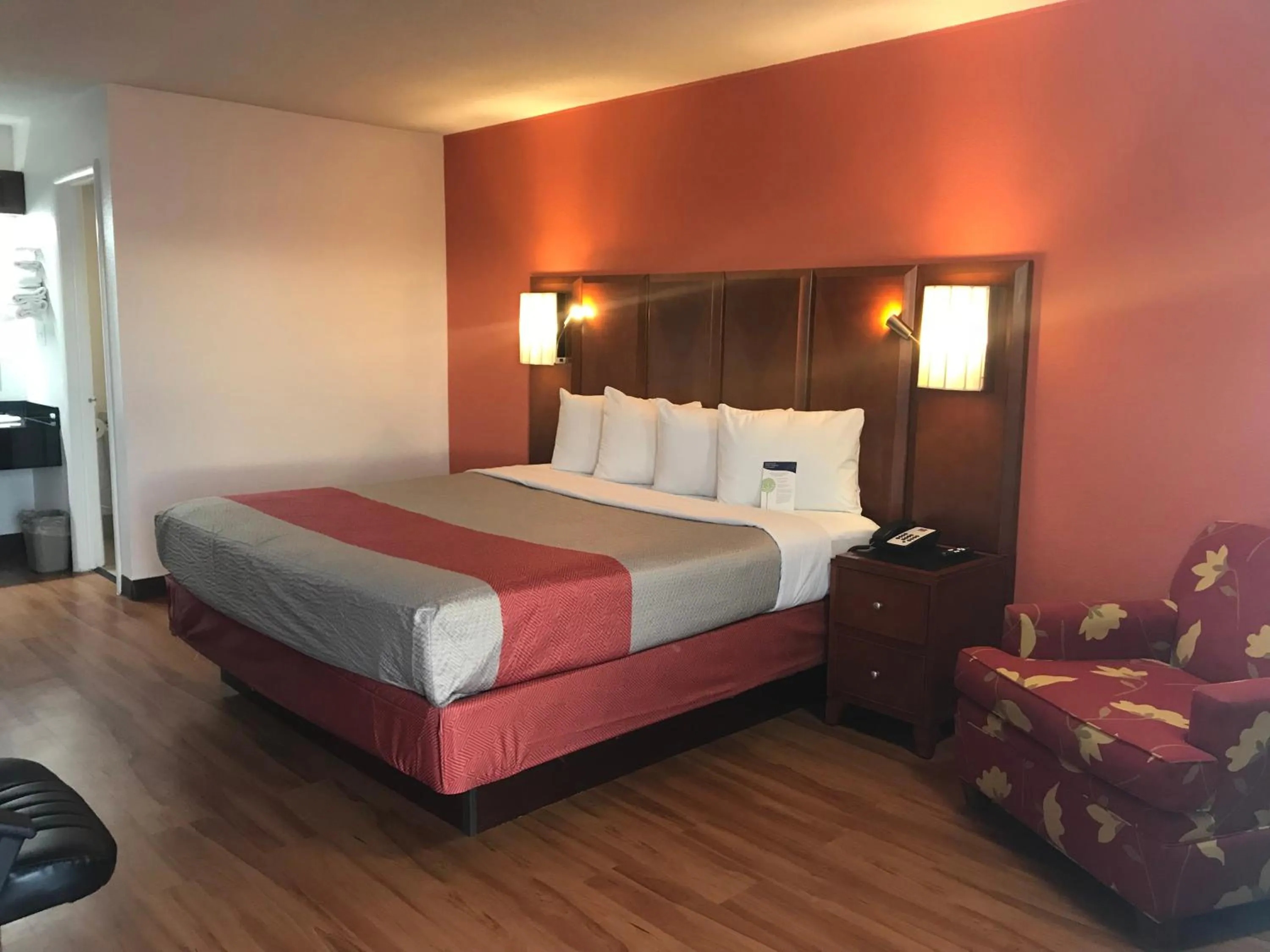 Bedroom, Bed in Motel 6-Van Buren, AR I- 40