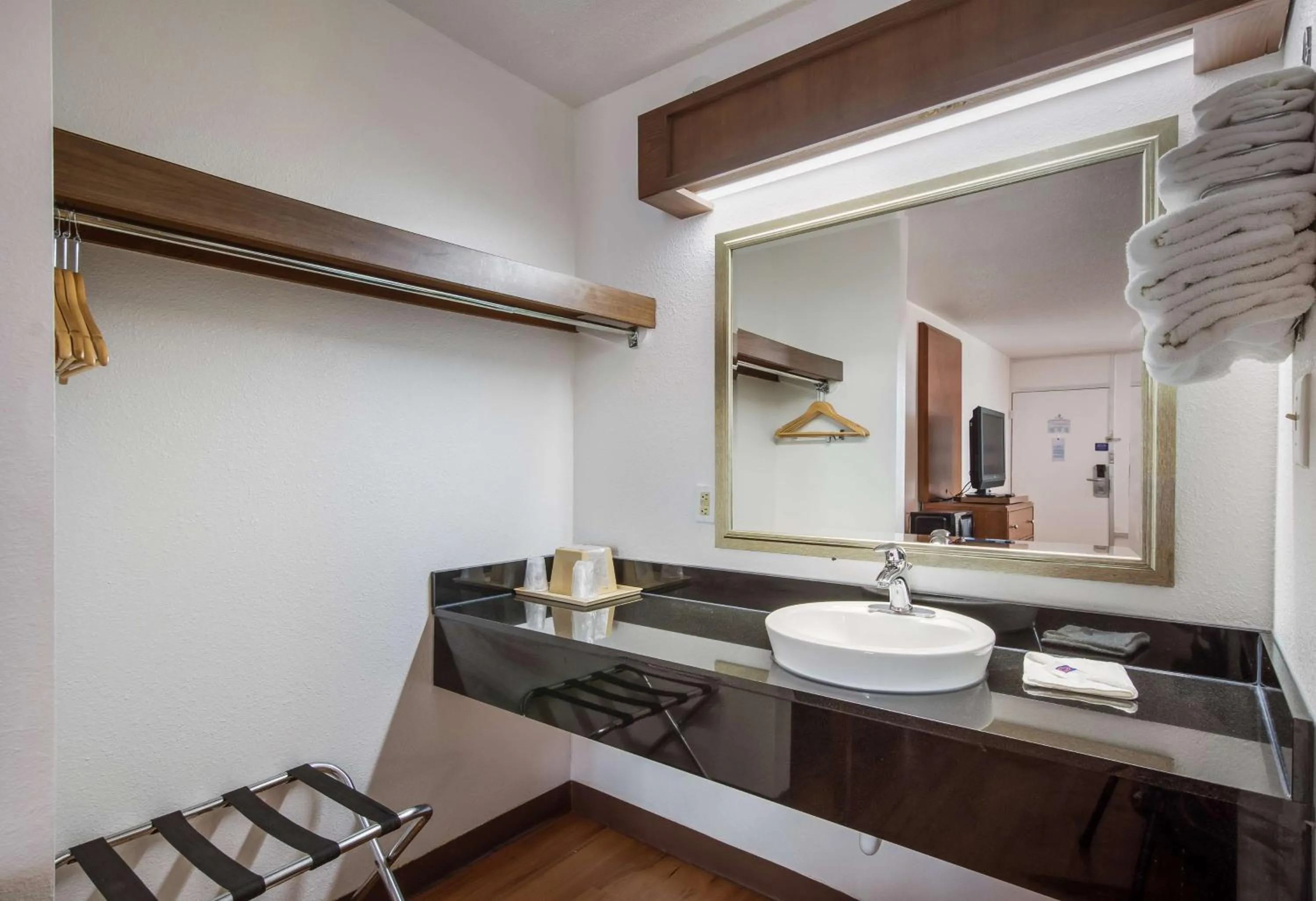 Bathroom in Motel 6-Van Buren, AR I- 40