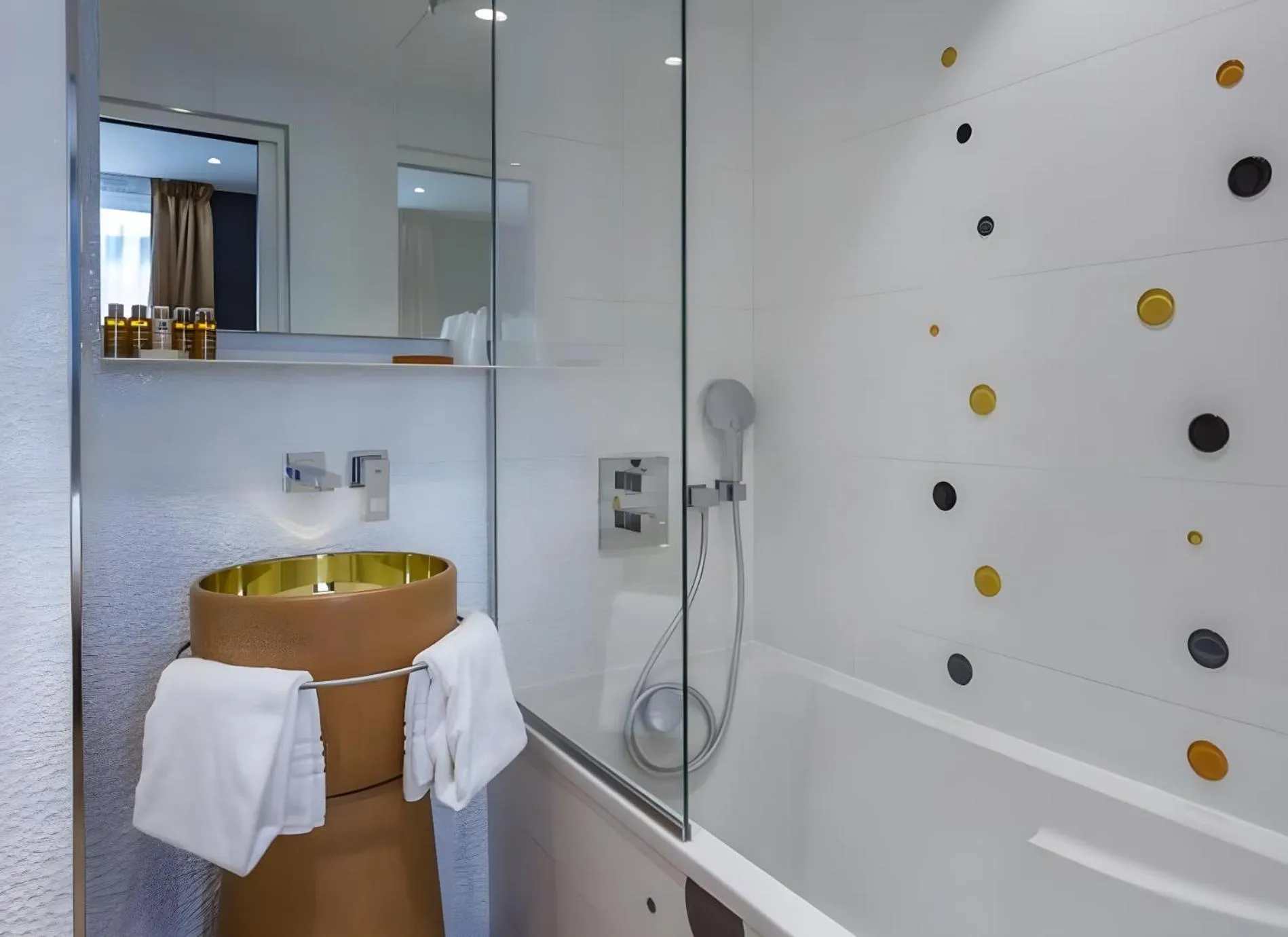 Bathroom in Hotel Les Bulles De Paris
