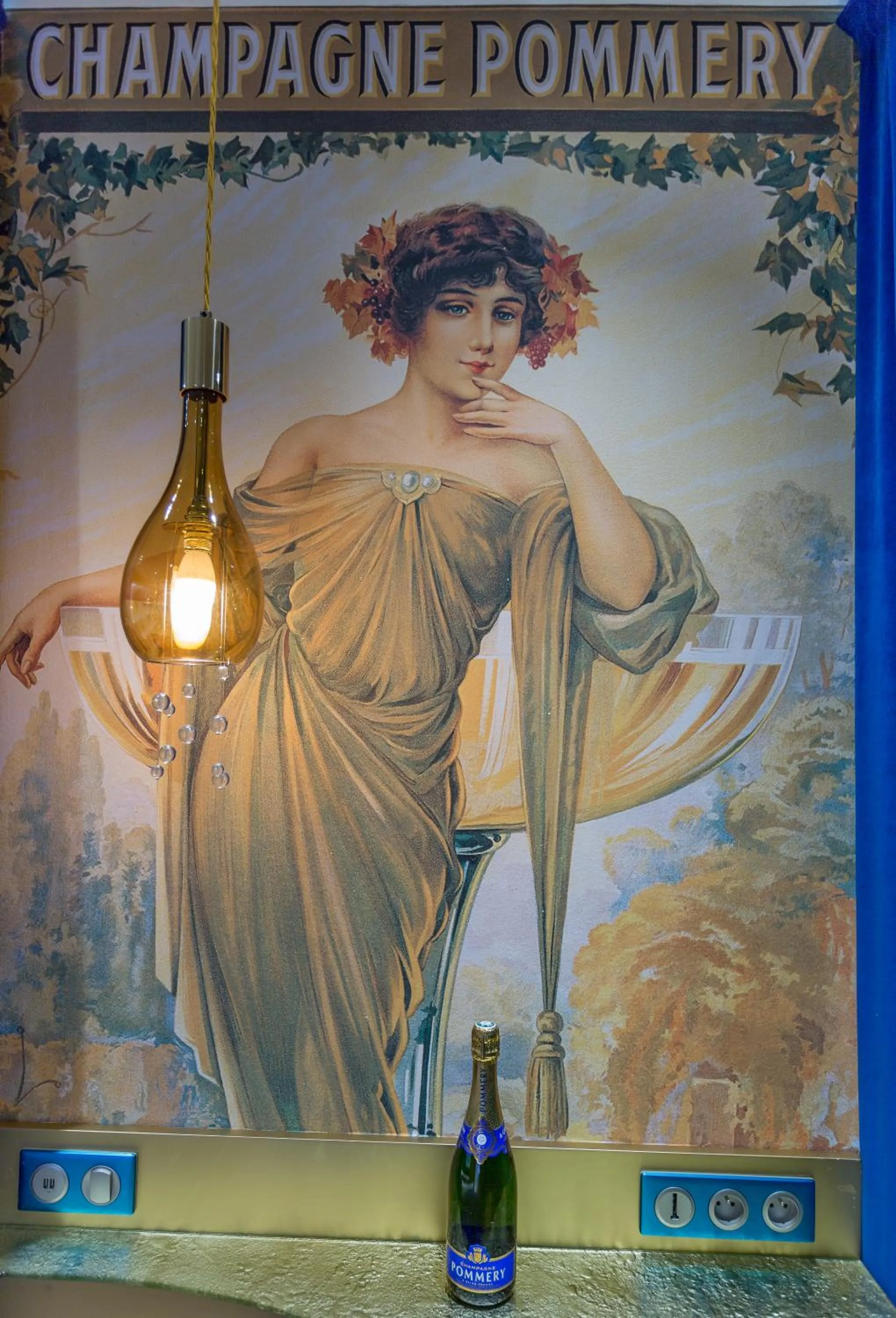 Decorative detail in Hotel Les Bulles De Paris