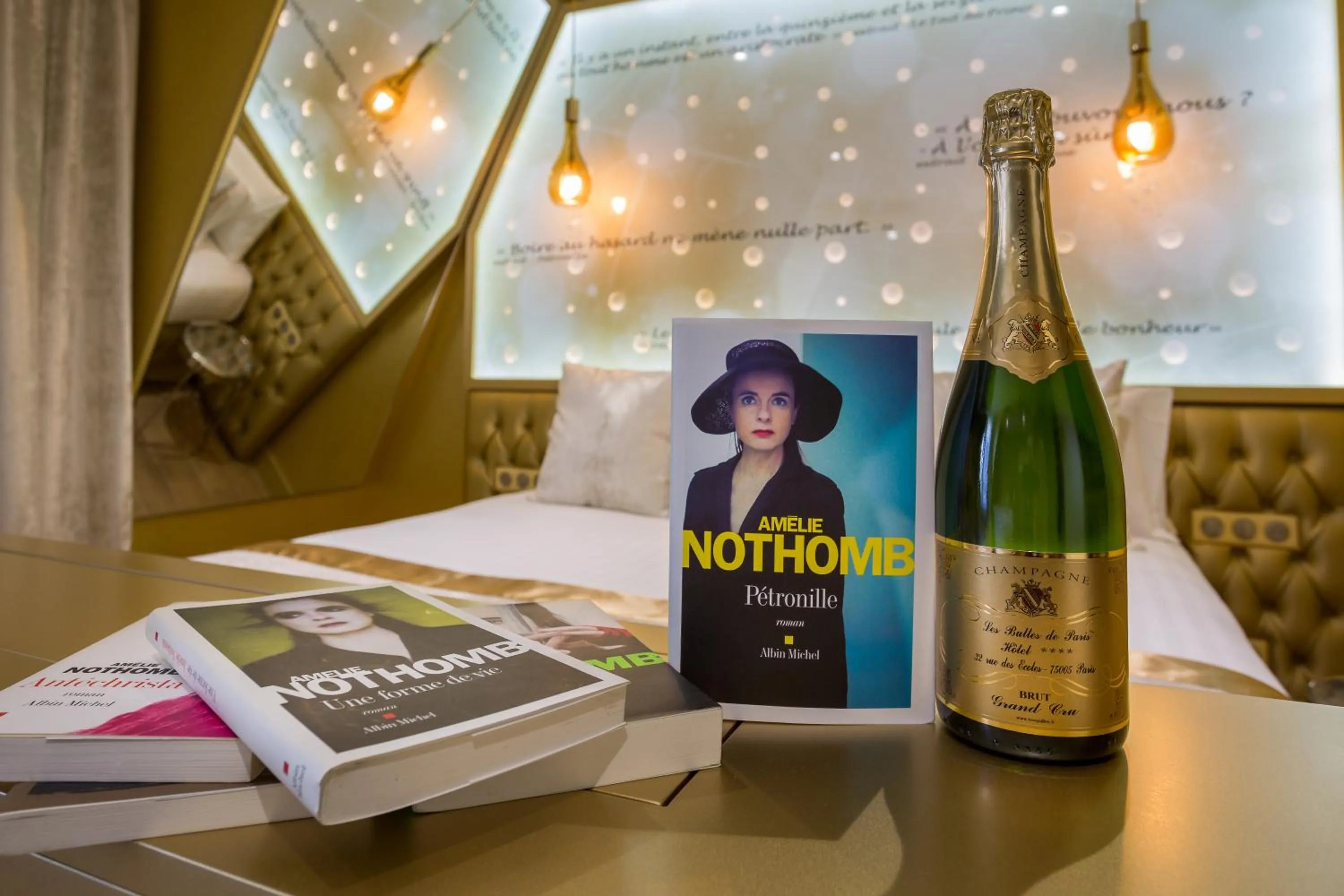 Alcoholic drinks in Hotel Les Bulles De Paris