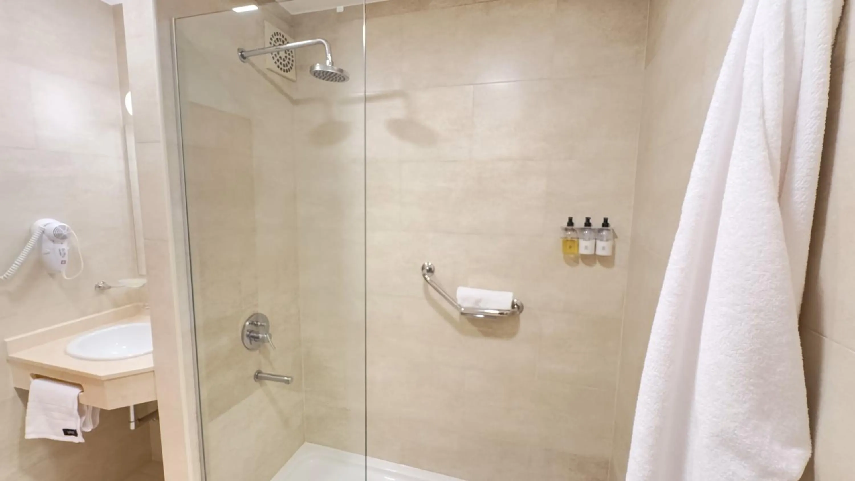 Bathroom in Urbe Hotel