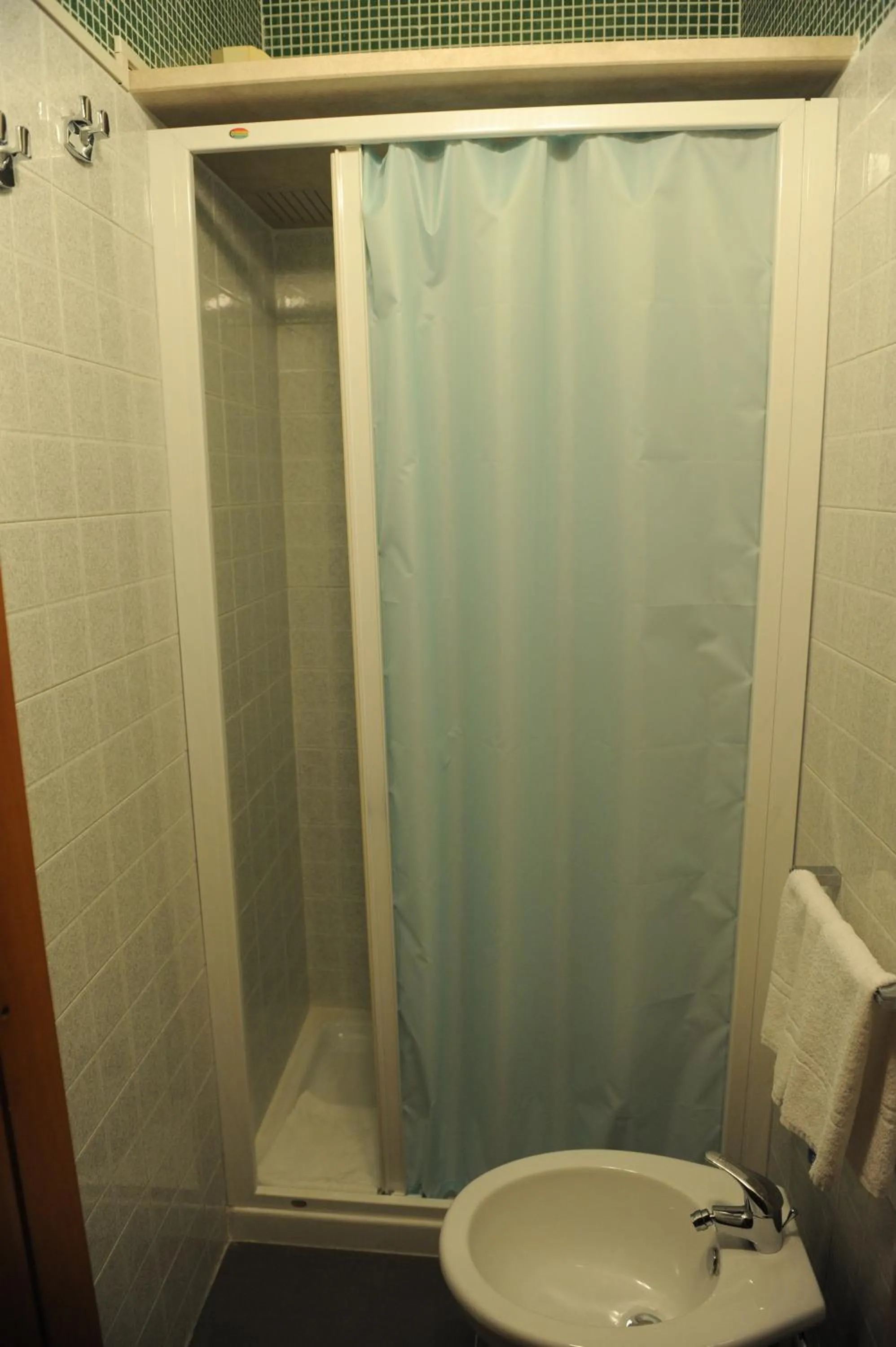 Shower in B&B Al Teatro