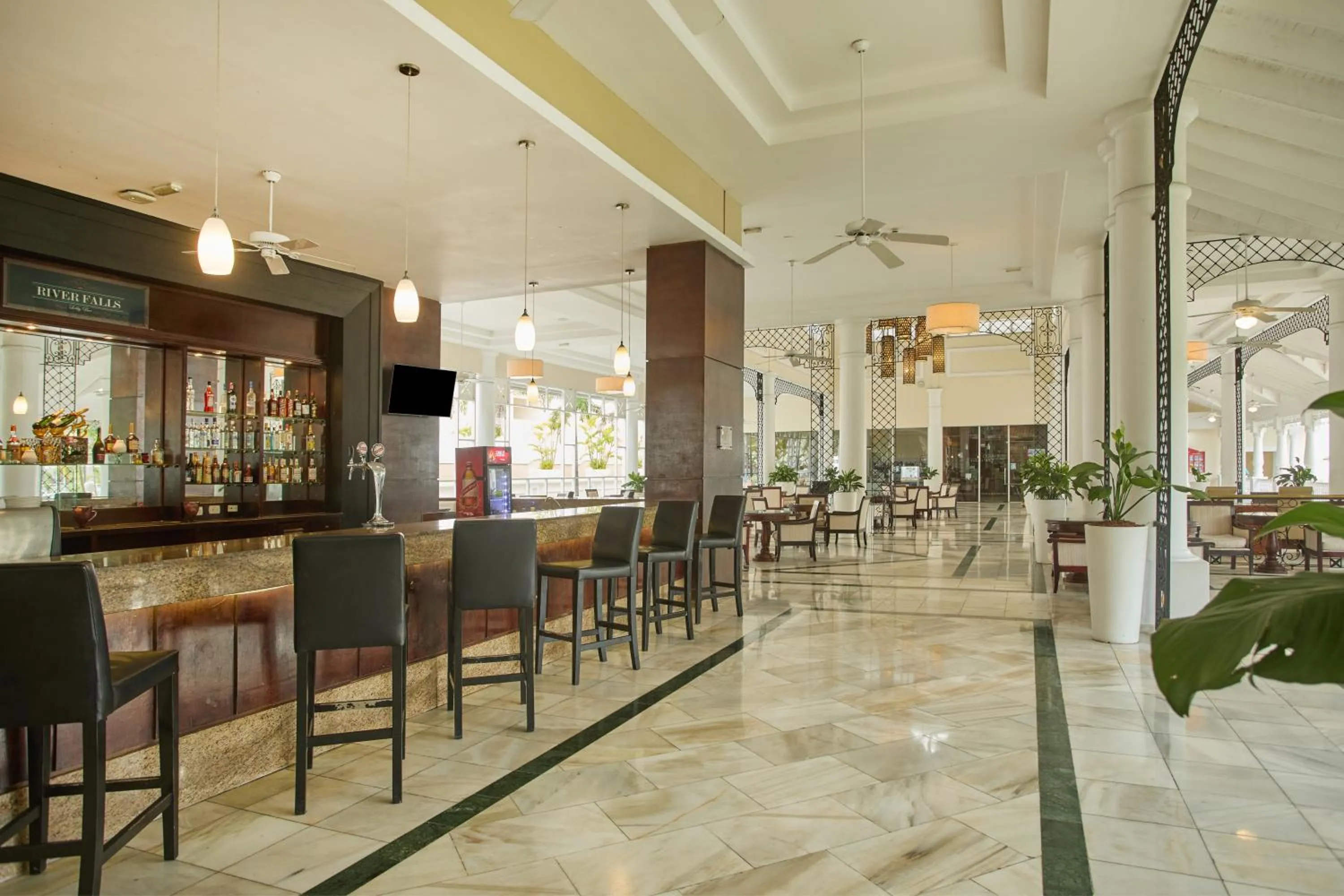 Lounge or bar in Bahia Principe Luxury Runaway Bay - Adults Only All Inclusive