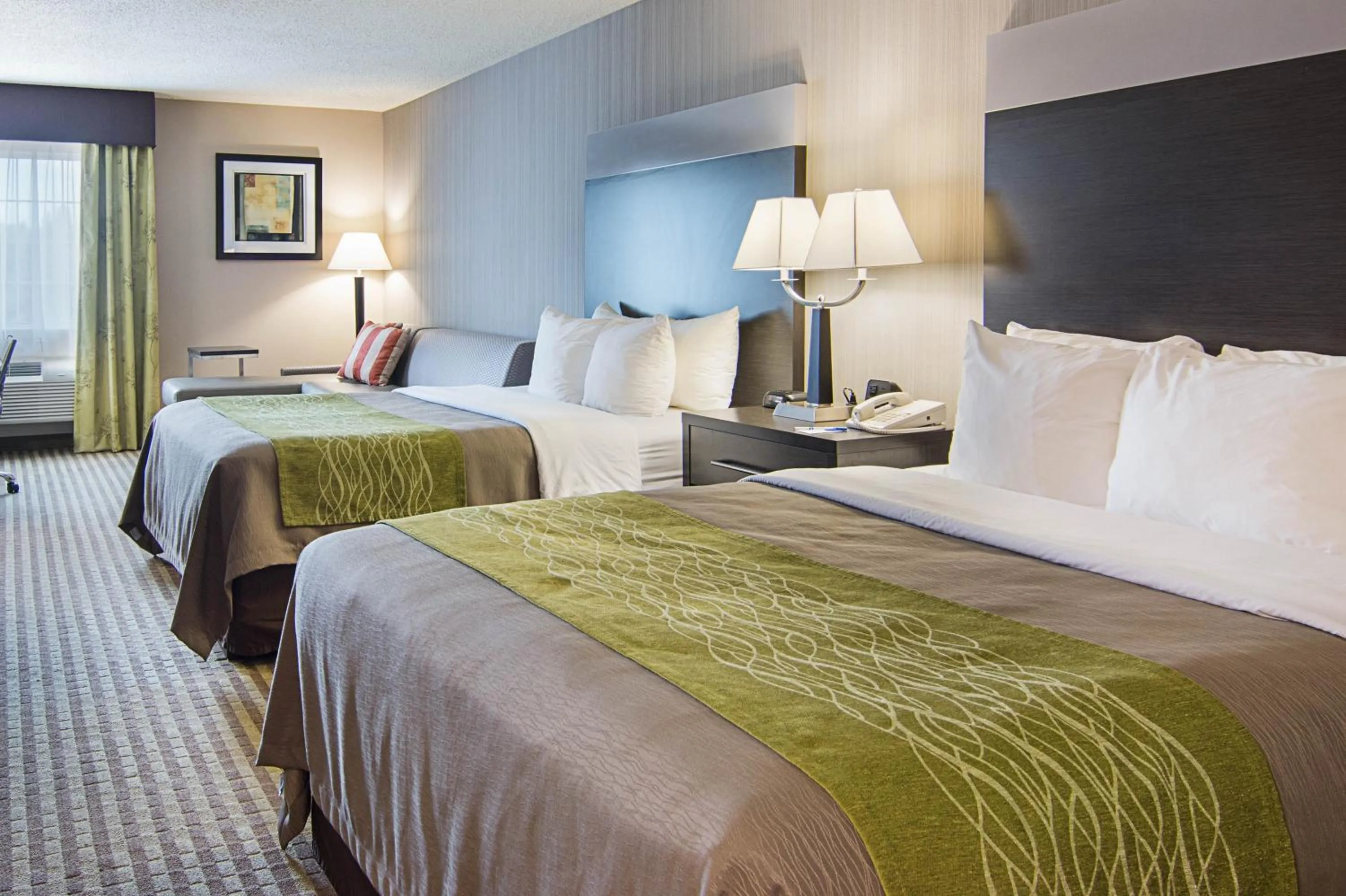 Bed in Comfort Inn Camden