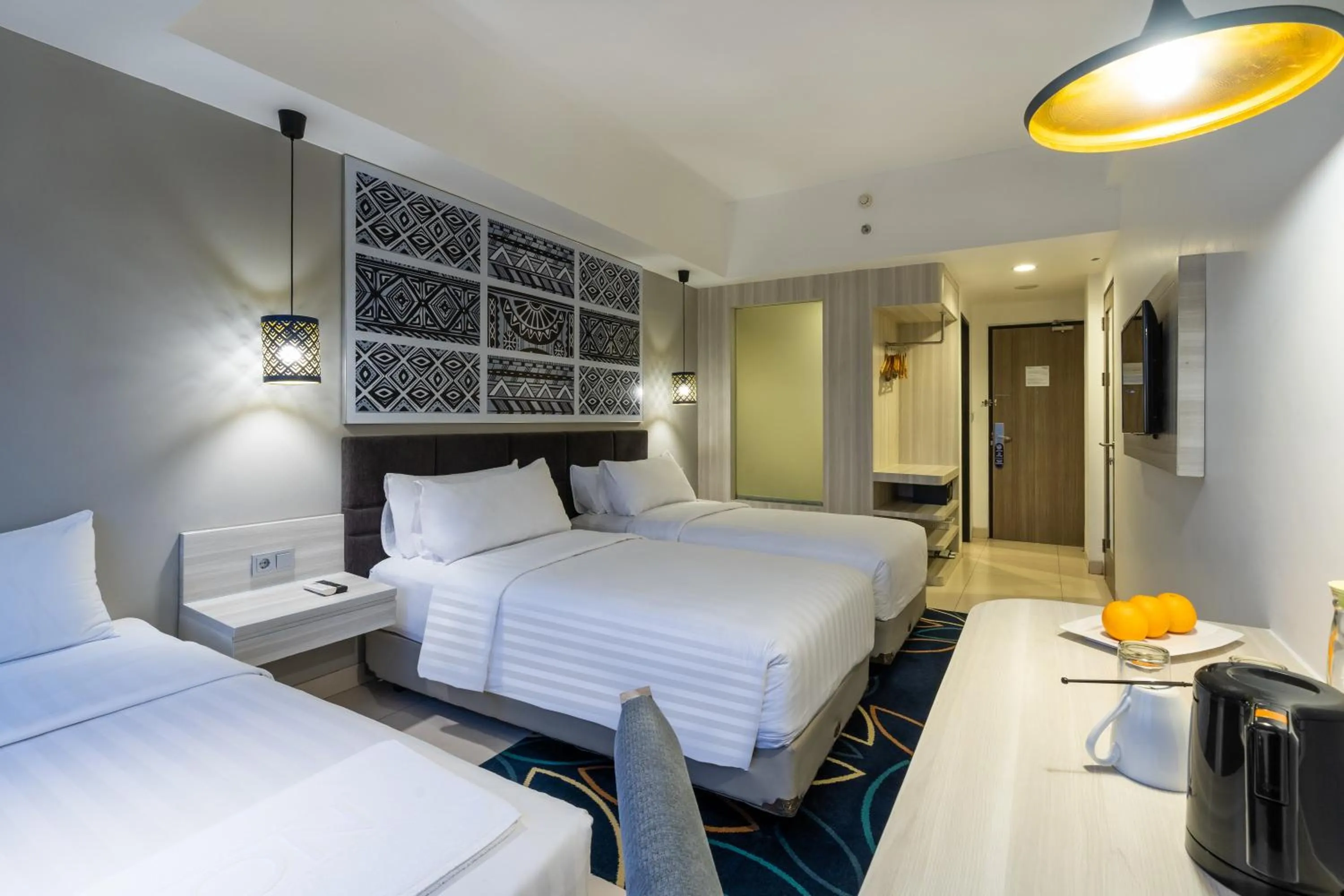 Bedroom, Bed in Aston Anyer Beach Hotel