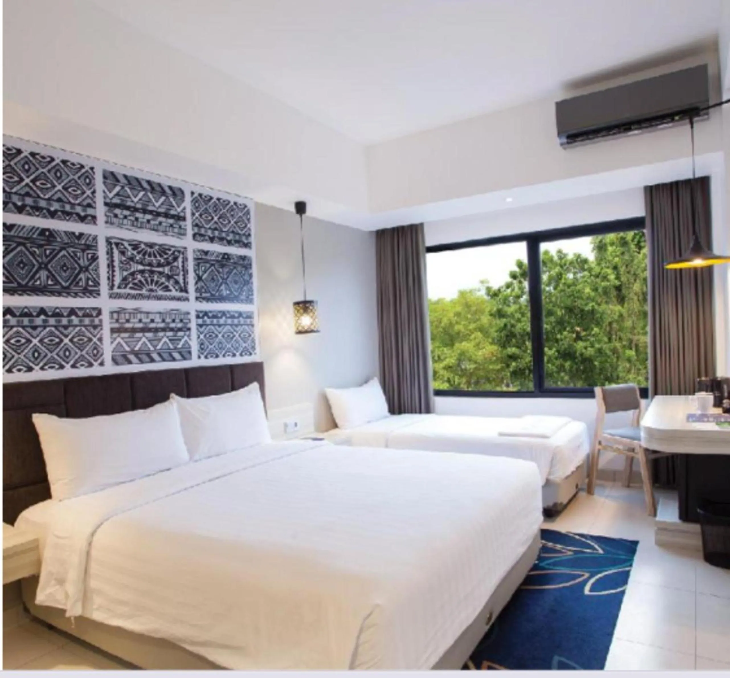 Bedroom, Bed in Aston Anyer Beach Hotel