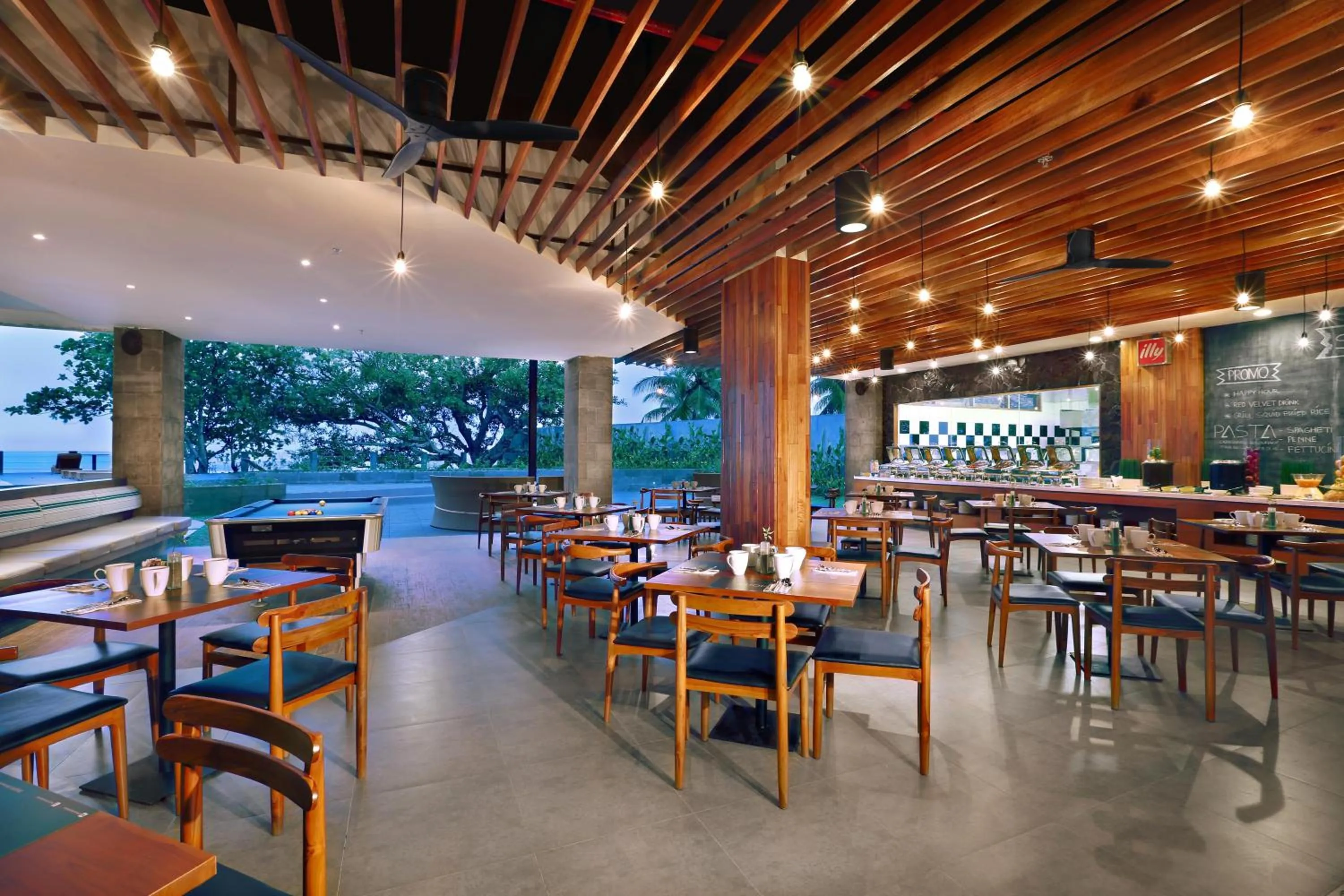 Restaurant/places to eat in Aston Anyer Beach Hotel