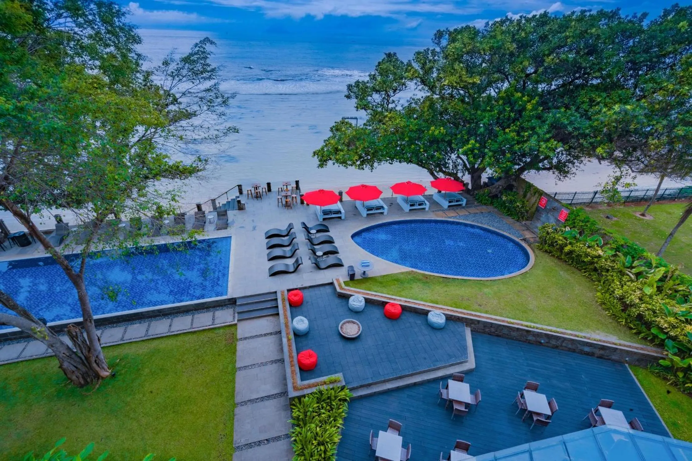 Swimming pool in Aston Anyer Beach Hotel