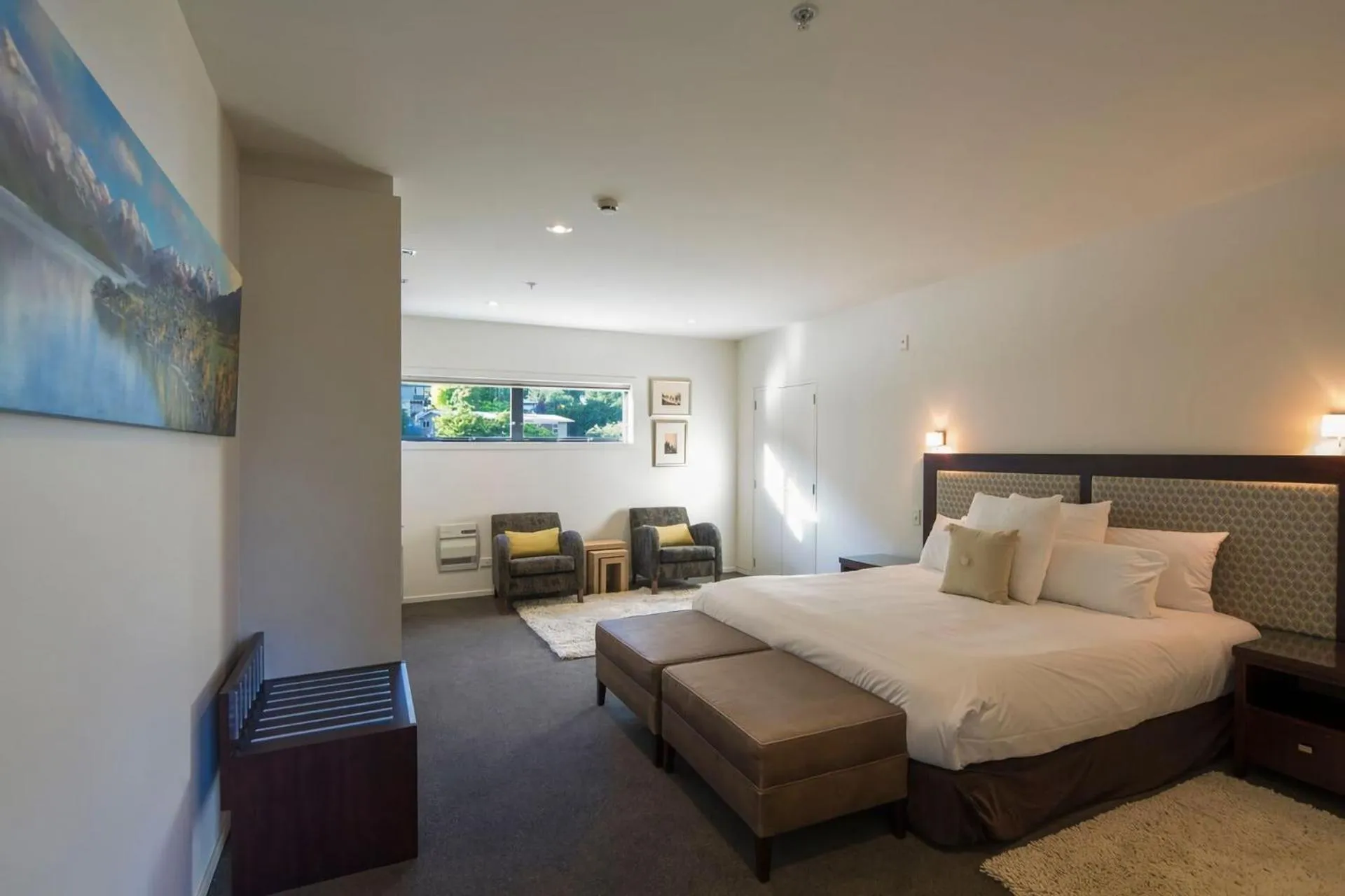 Bed in Shotover Penthouse Spa