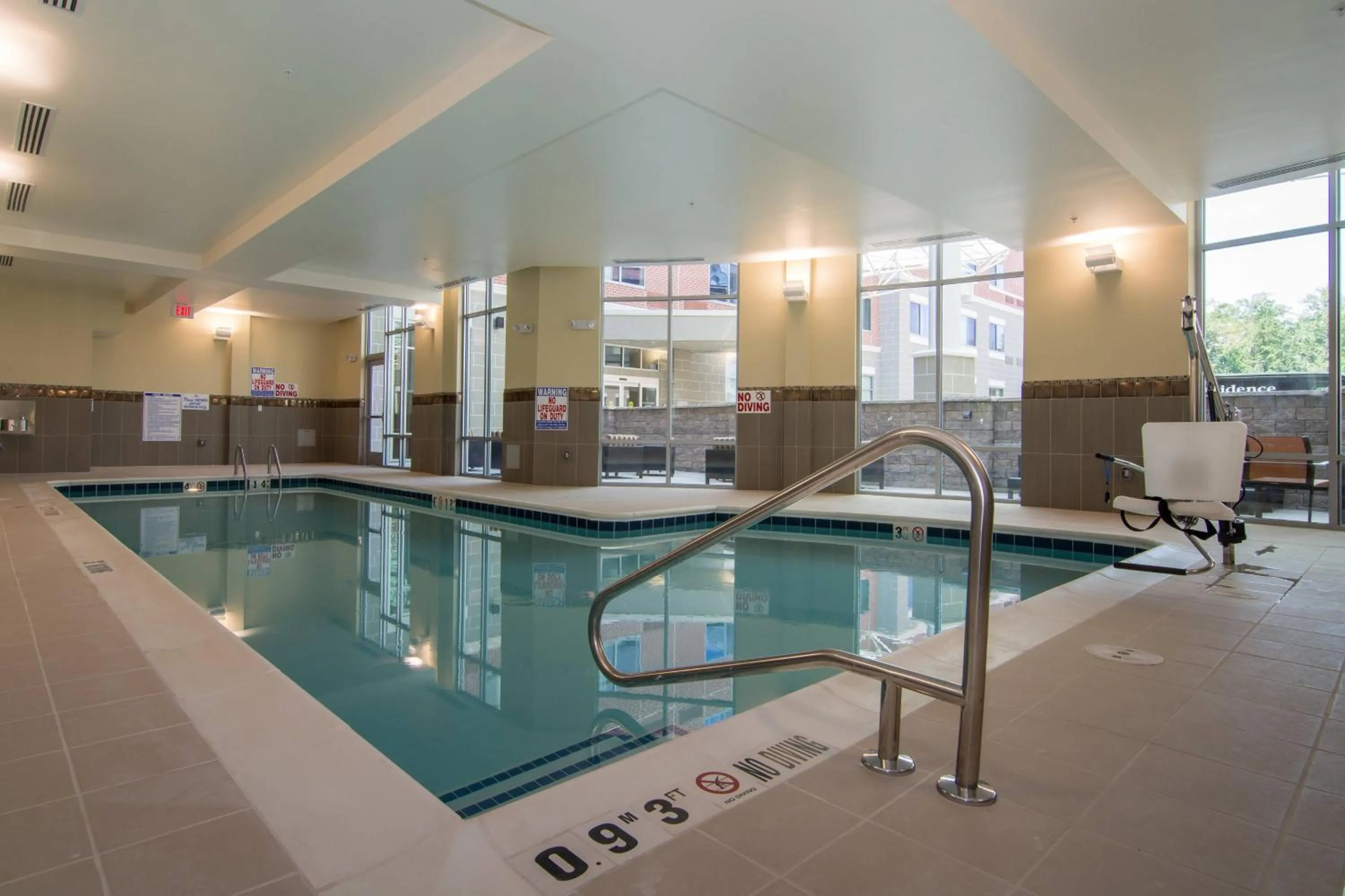 Swimming pool in Residence Inn Raleigh-Durham Airport/Brier Creek