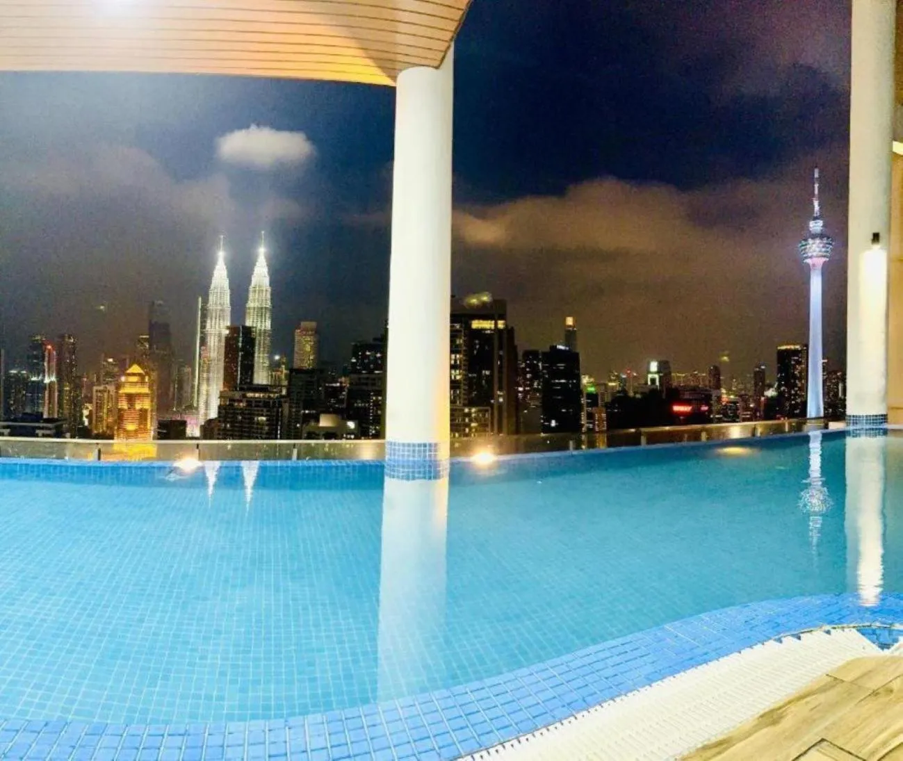 Deluxe Studio in The Luxe Colony KLCC by Sky Pool