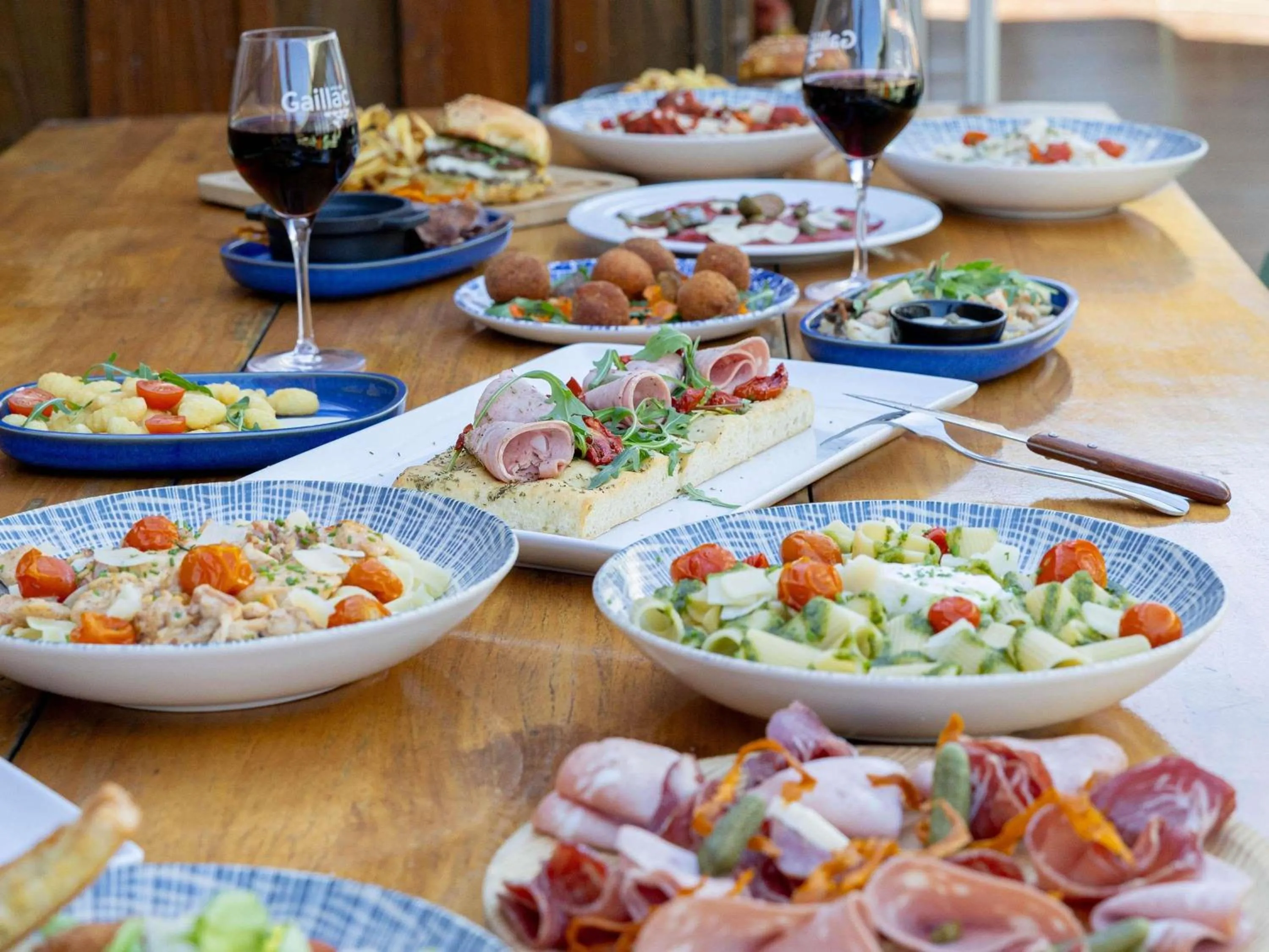 Restaurant/places to eat in ibis styles Albi Centre Le Theatro