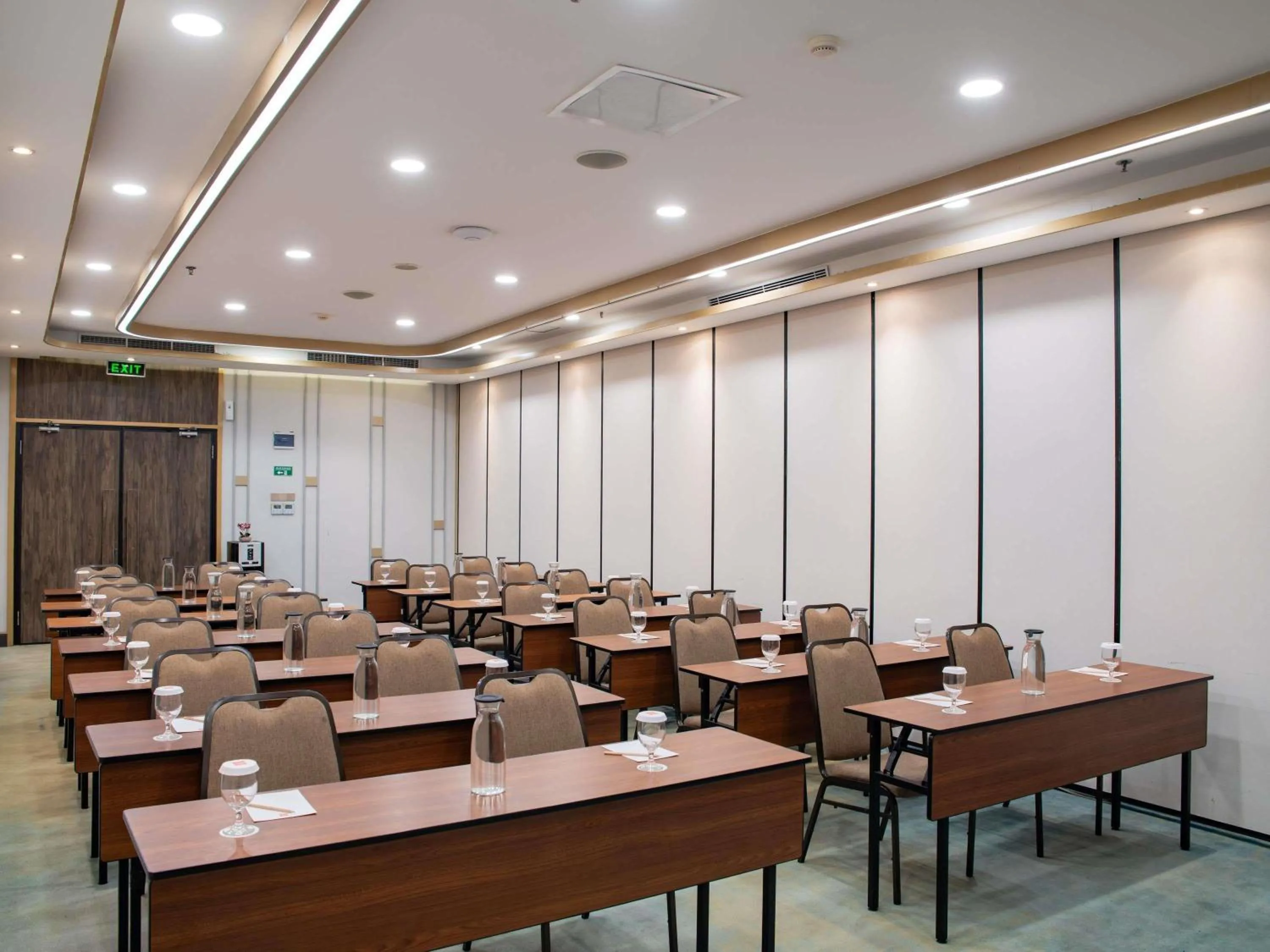 Meeting/conference room in Ibis Bandung Pasteur