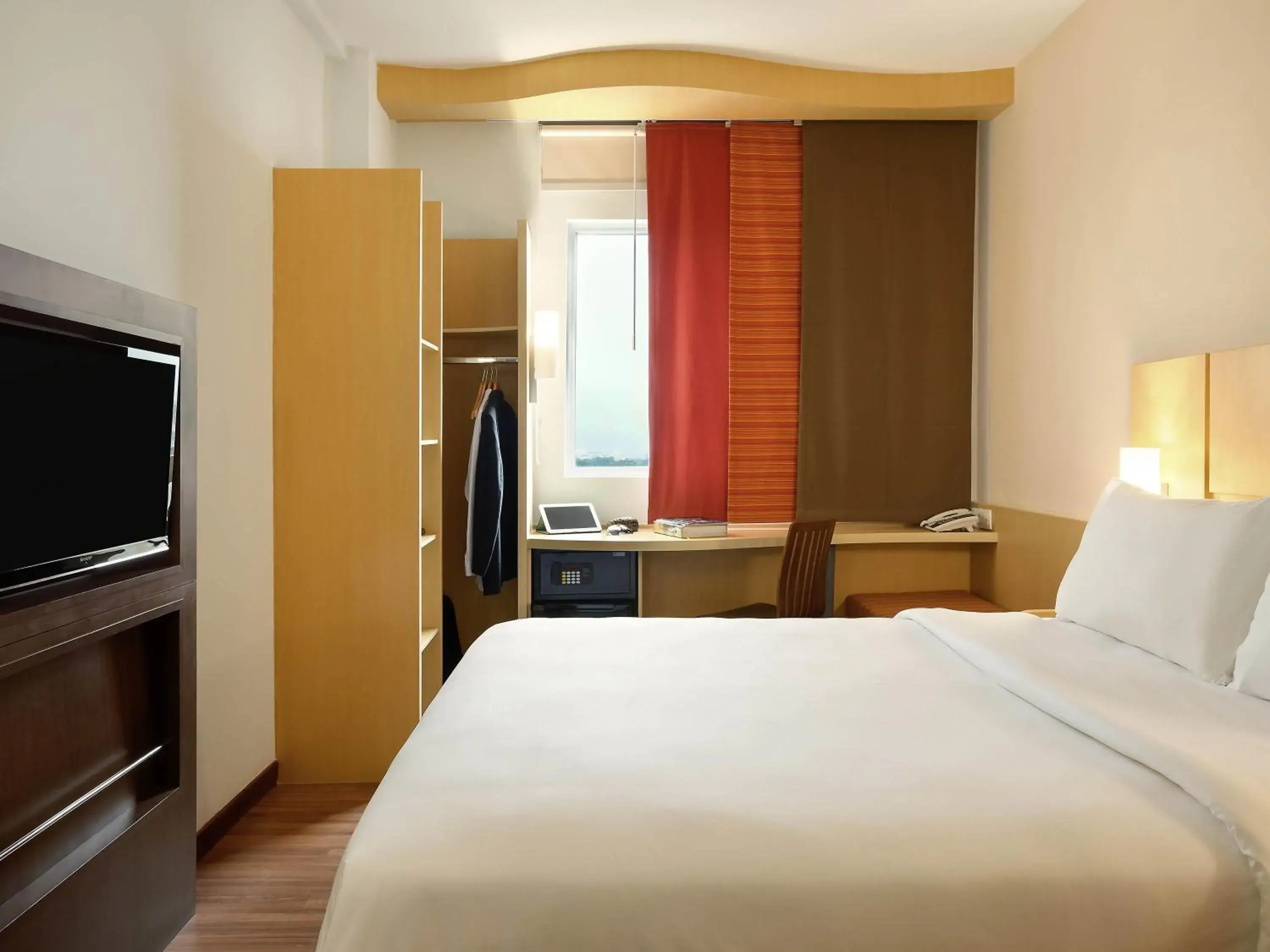 Standard Double Room in Ibis Bandung Pasteur Standard Double Room in Ibis Bandung Pasteur