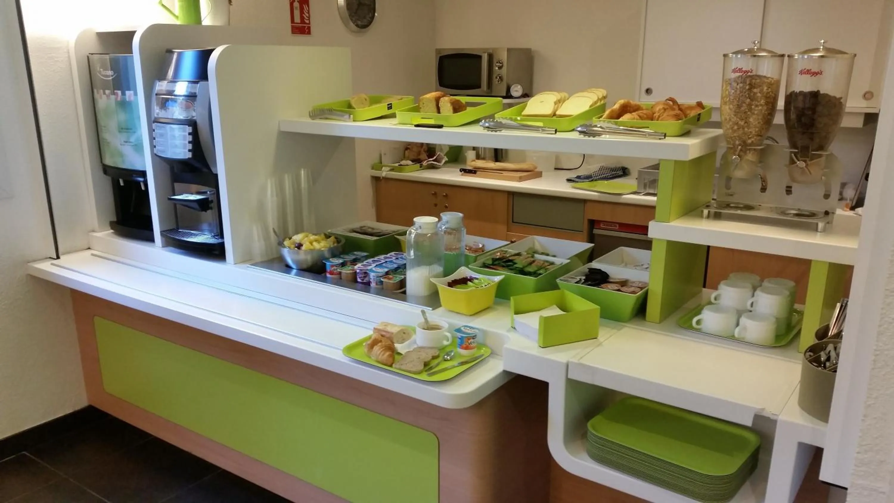 Food and drinks in Ibis Budget Marseille Est Porte d'Aubagne
