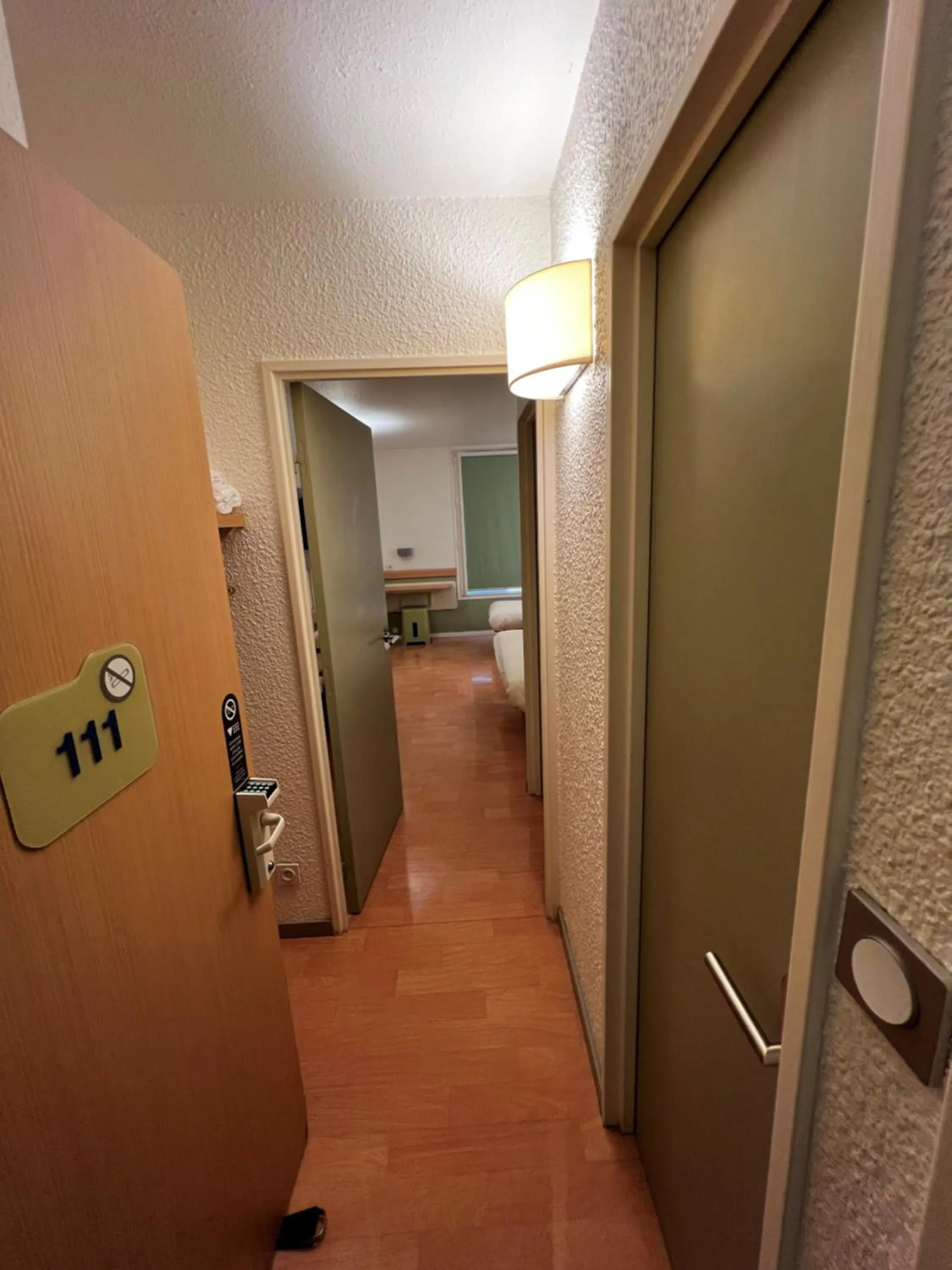 Photo of the whole room in Ibis Budget Marseille Est Porte d'Aubagne