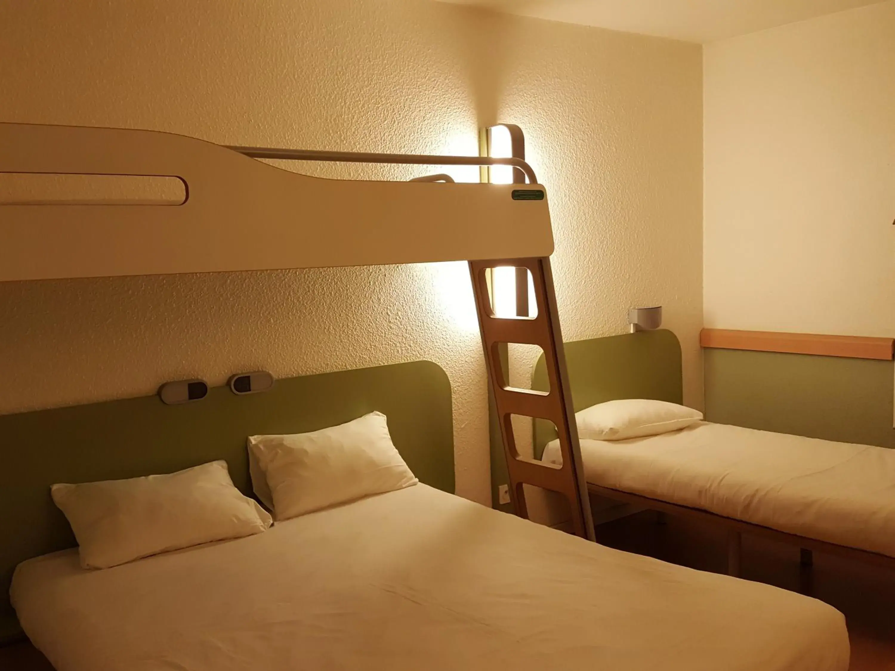 Family Room in Ibis Budget Marseille Est Porte d'Aubagne Family Room in Ibis Budget Marseille Est Porte d'Aubagne