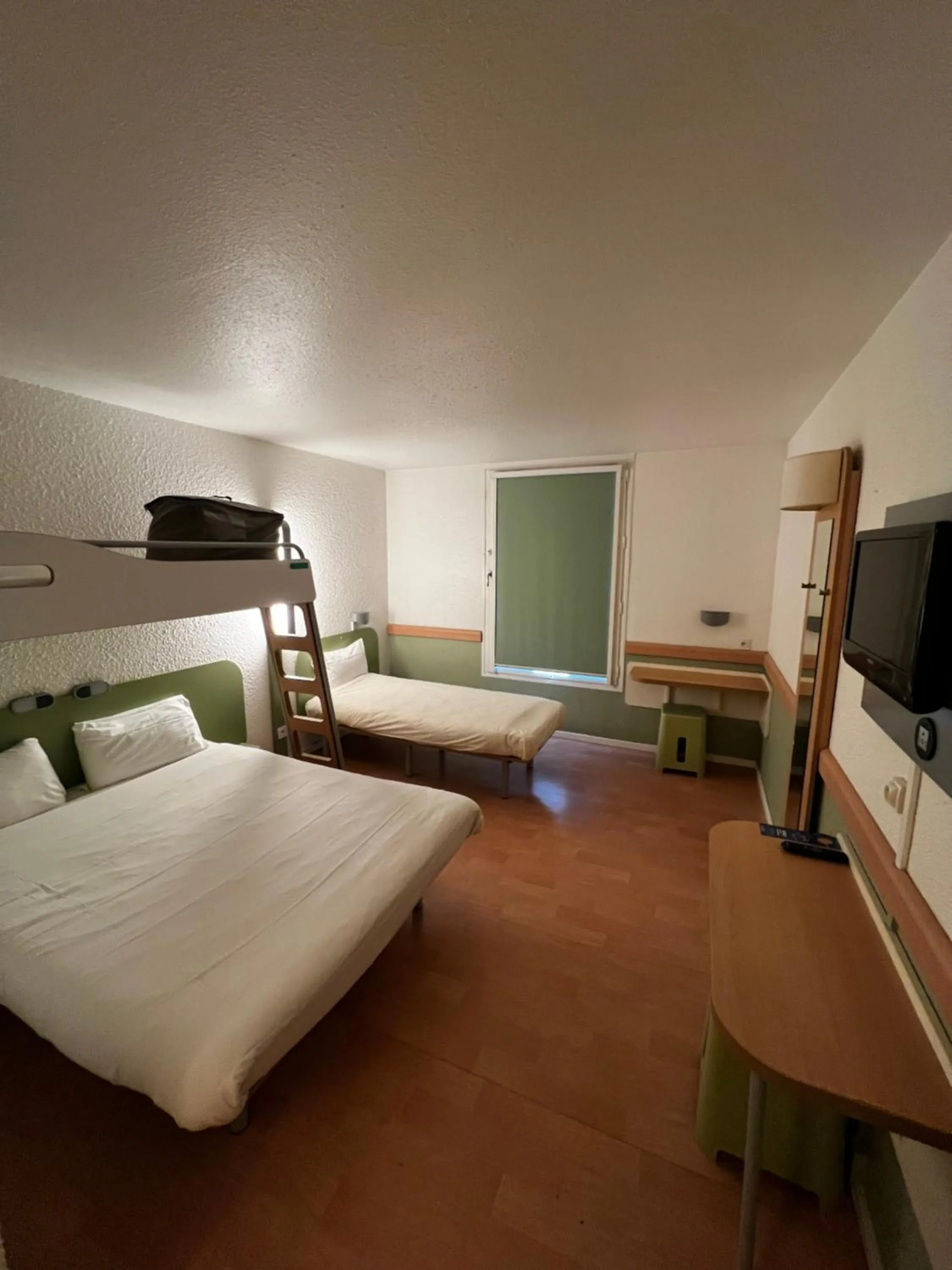 Photo of the whole room, Bed in Ibis Budget Marseille Est Porte d'Aubagne
