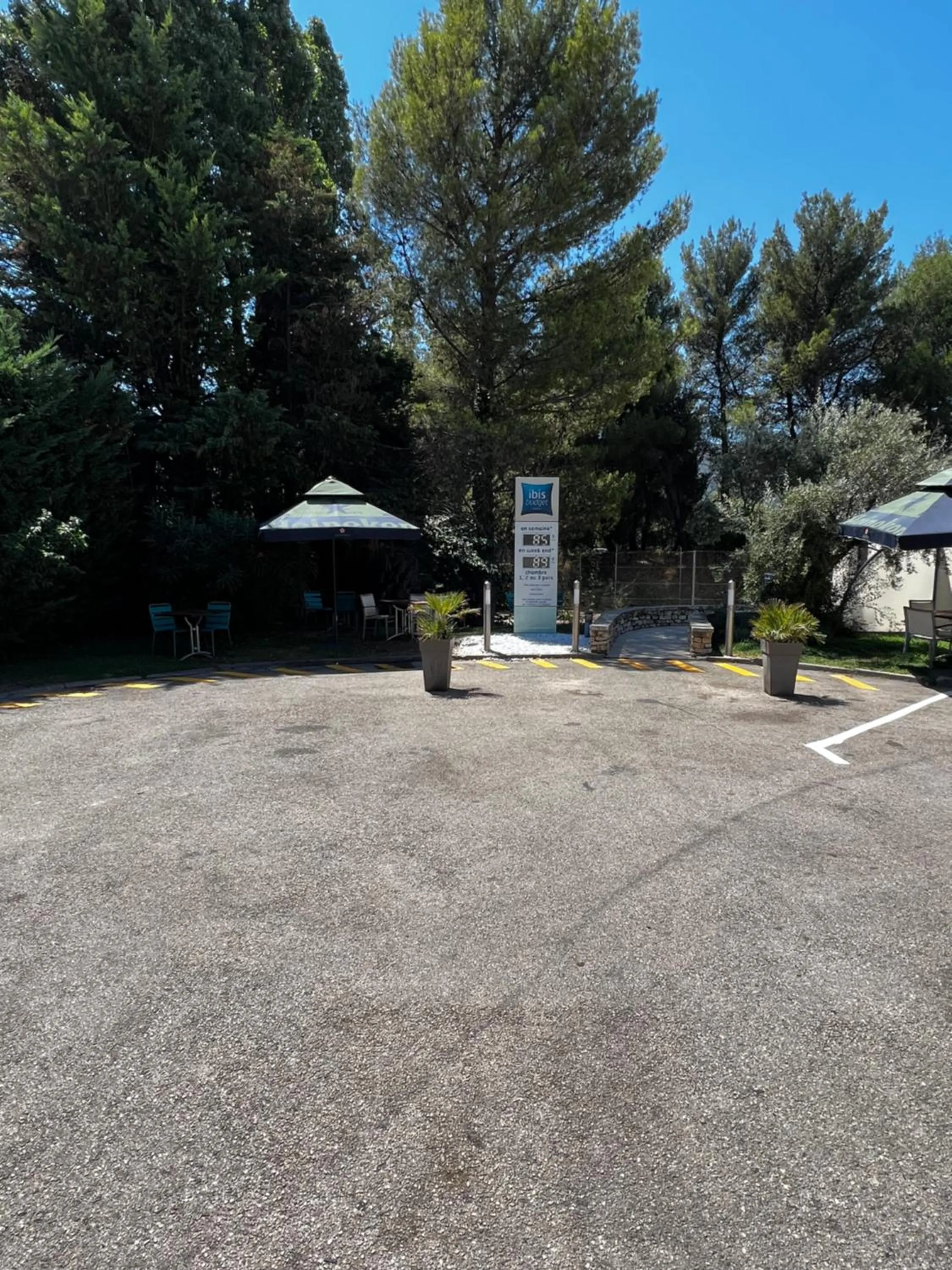 Patio in Ibis Budget Marseille Est Porte d'Aubagne