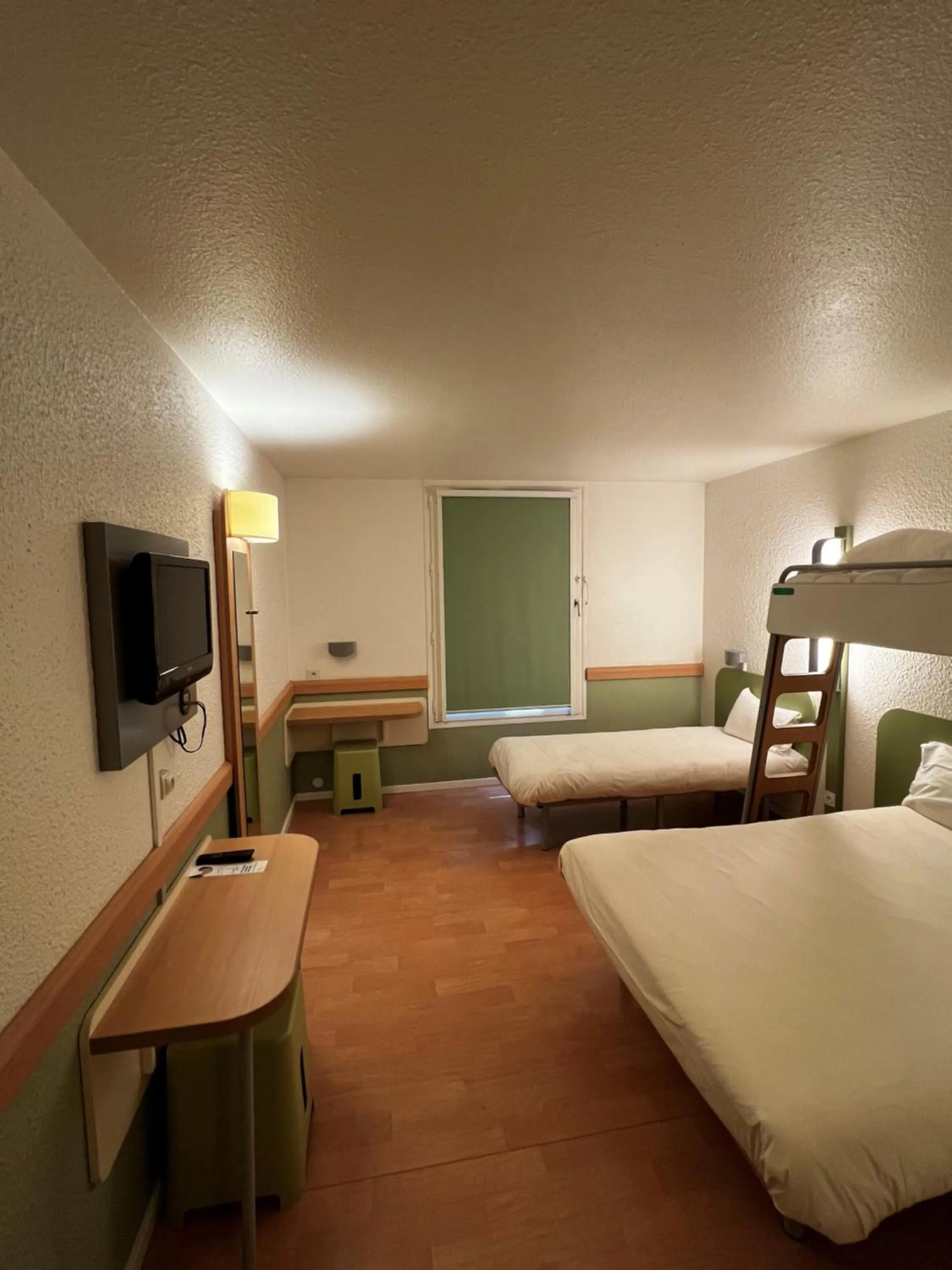 Photo of the whole room, Bed in Ibis Budget Marseille Est Porte d'Aubagne